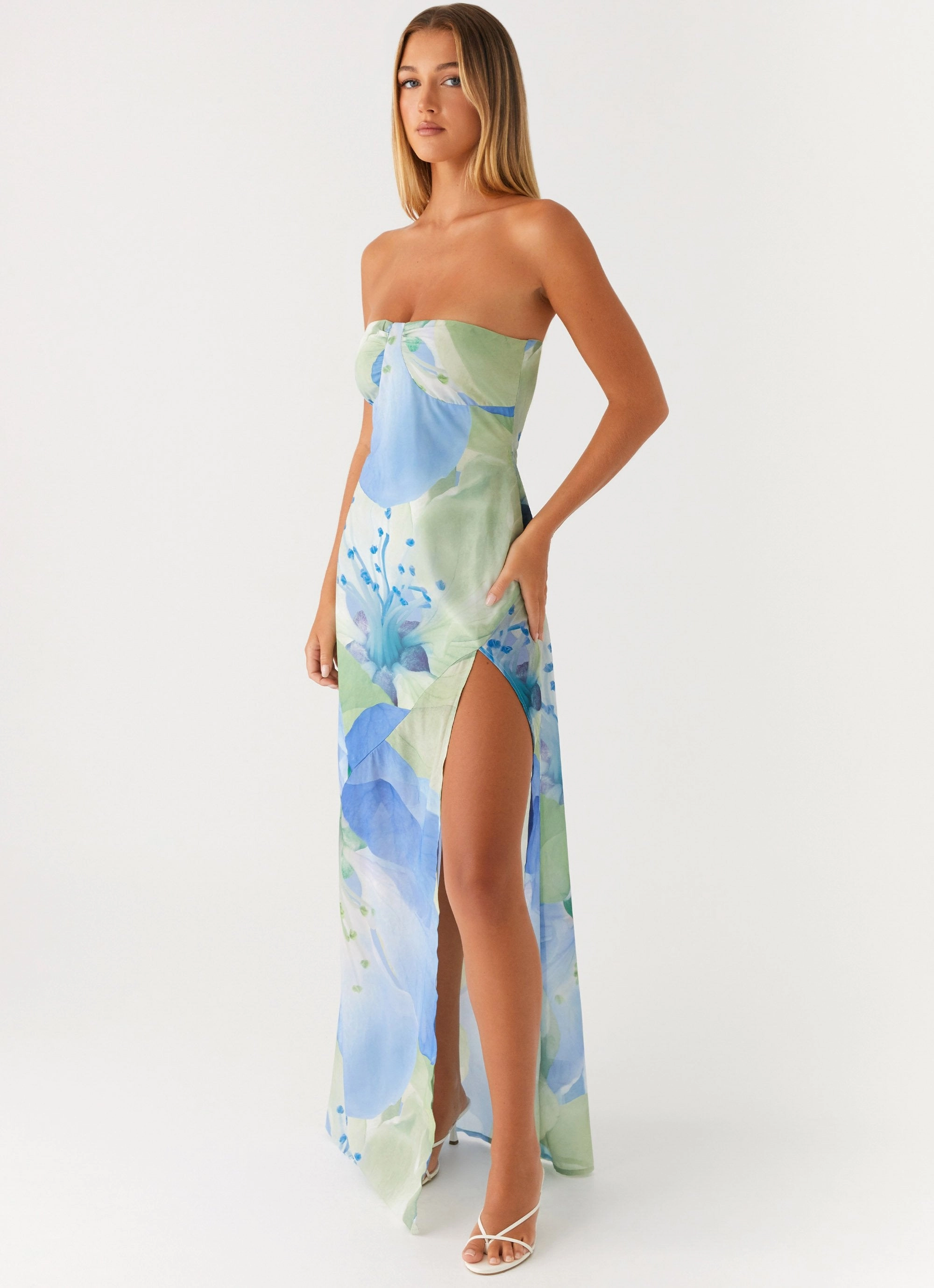 Flattering Look Soft Fabric Lawson Maxi Dress - Flower Print