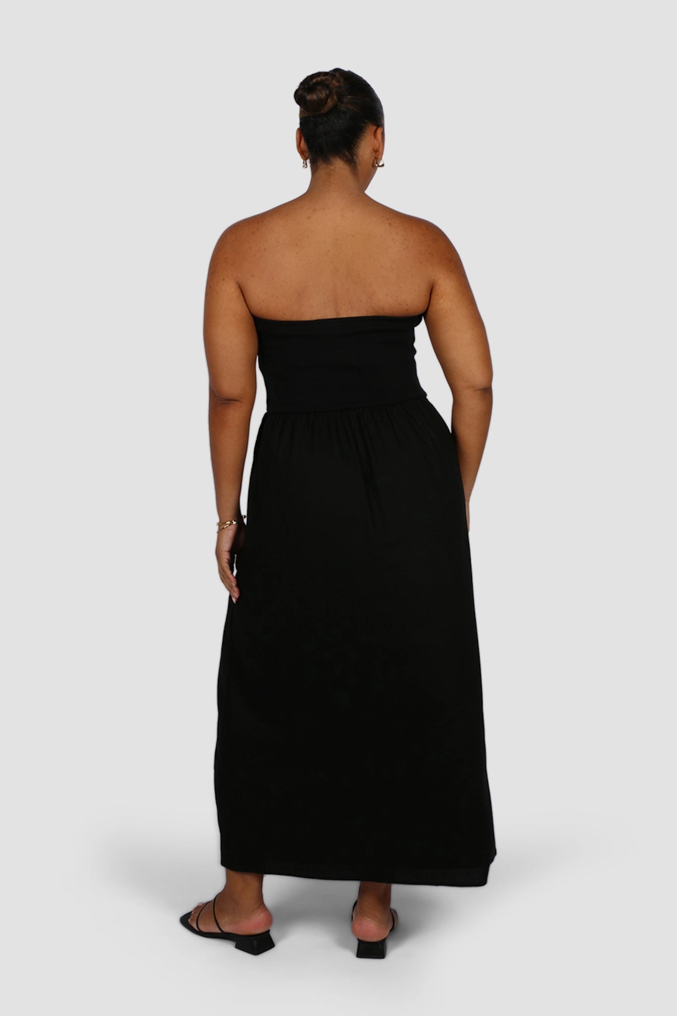 Clean Fit effortless grace VELLA DRESS BLACK