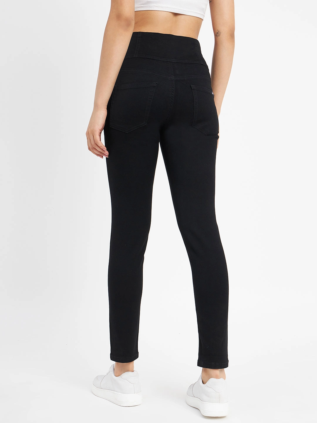 Neutral Tones Clean Silhouette Madame Black Denim