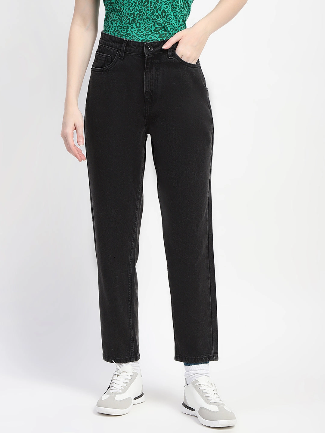 Modern Traveler Gear Sunny Vibes Madame Cotton Solid Black Straight Denim