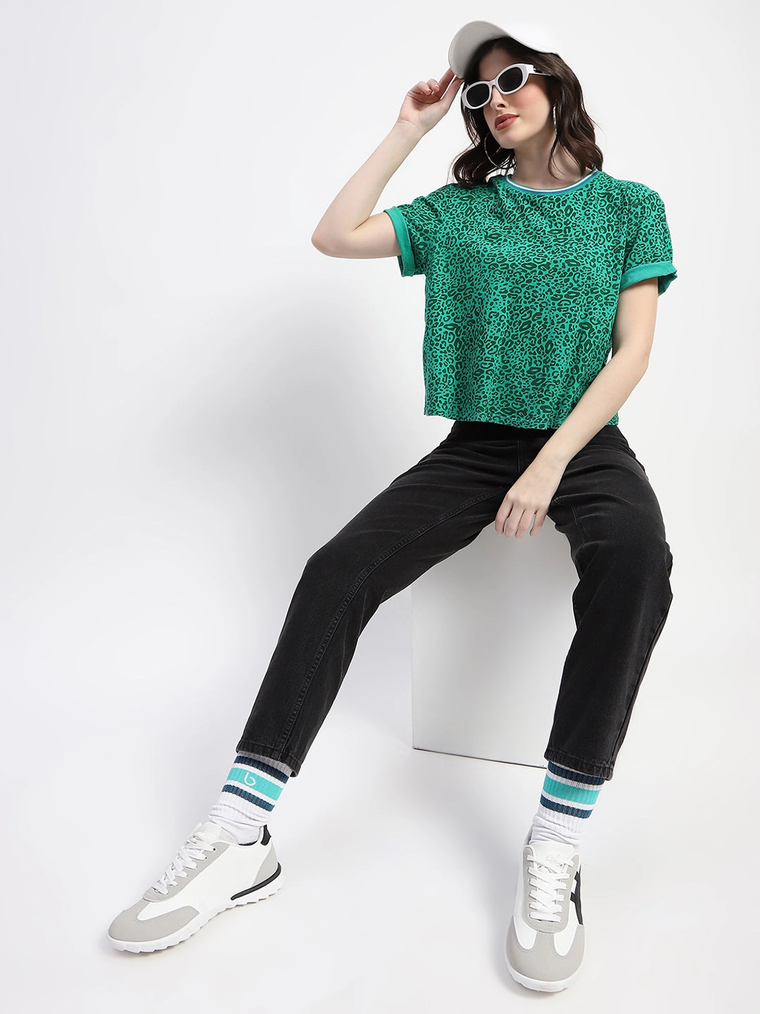 Shopping Day Vibrant Weather Friendly Madame Cotton Solid Black Straight Denim