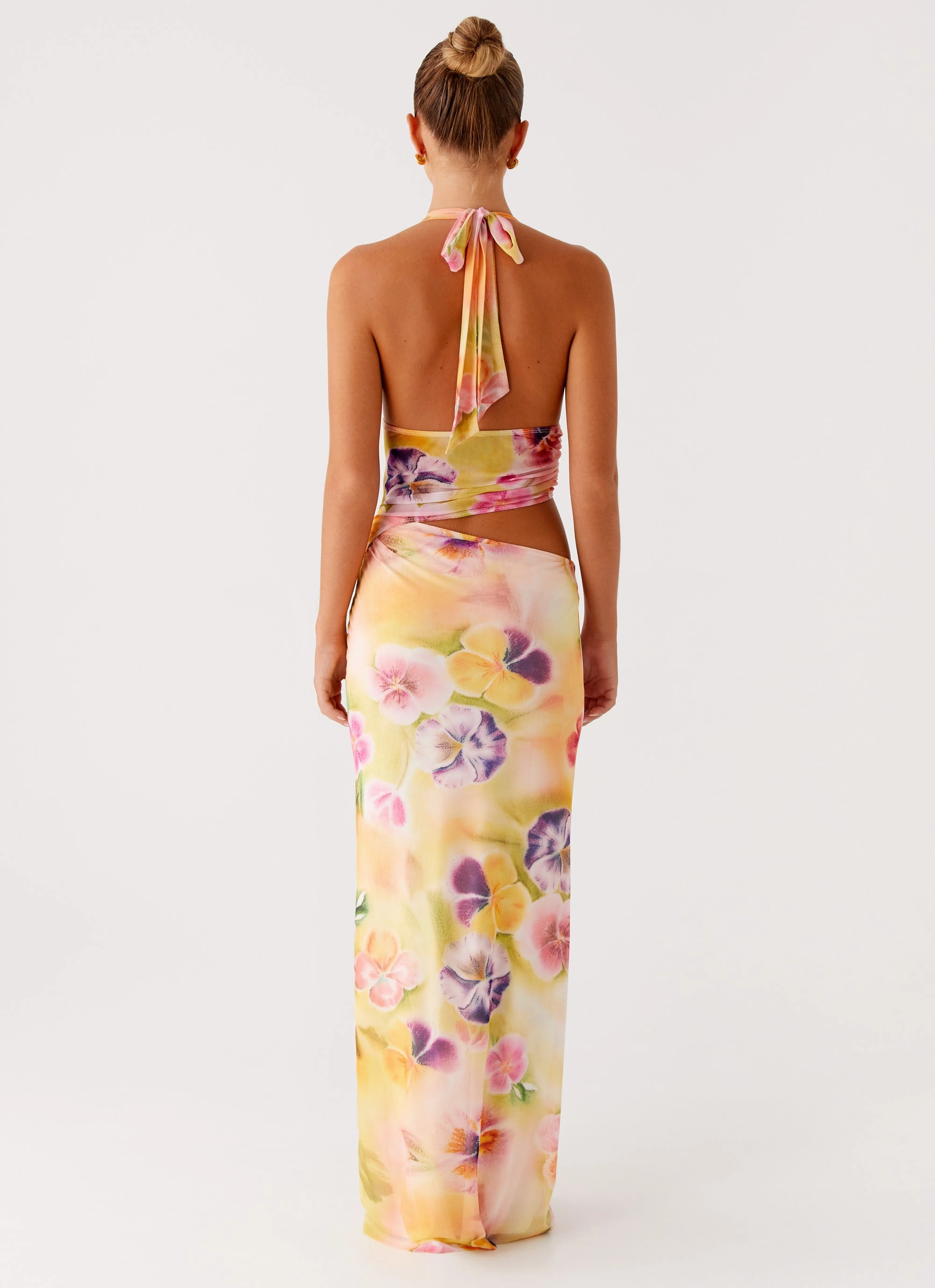 Classy Look All Season Main Act Halter Maxi Dress - Sunburst Floral