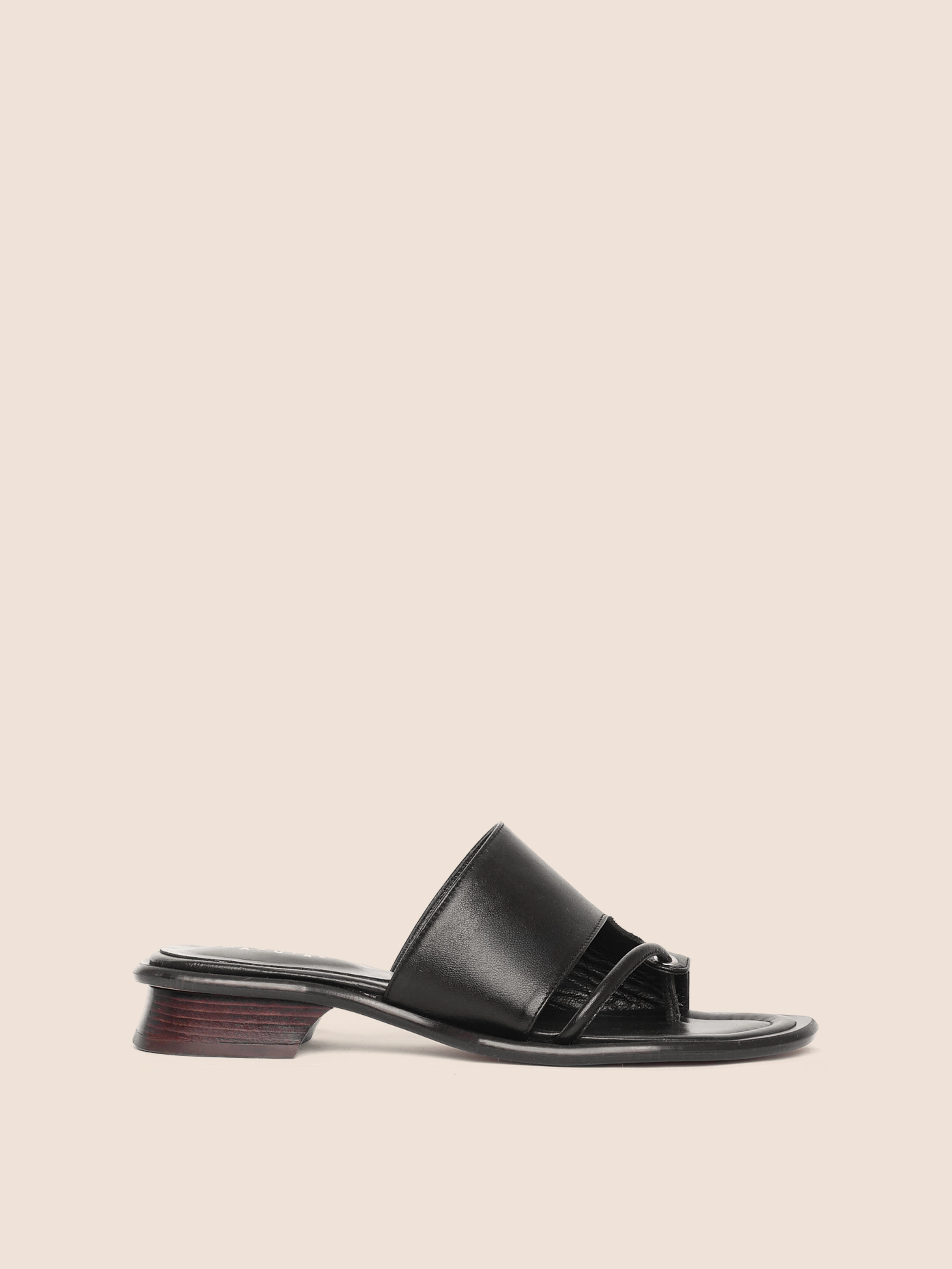 Arch support Mallorca Black Sandal