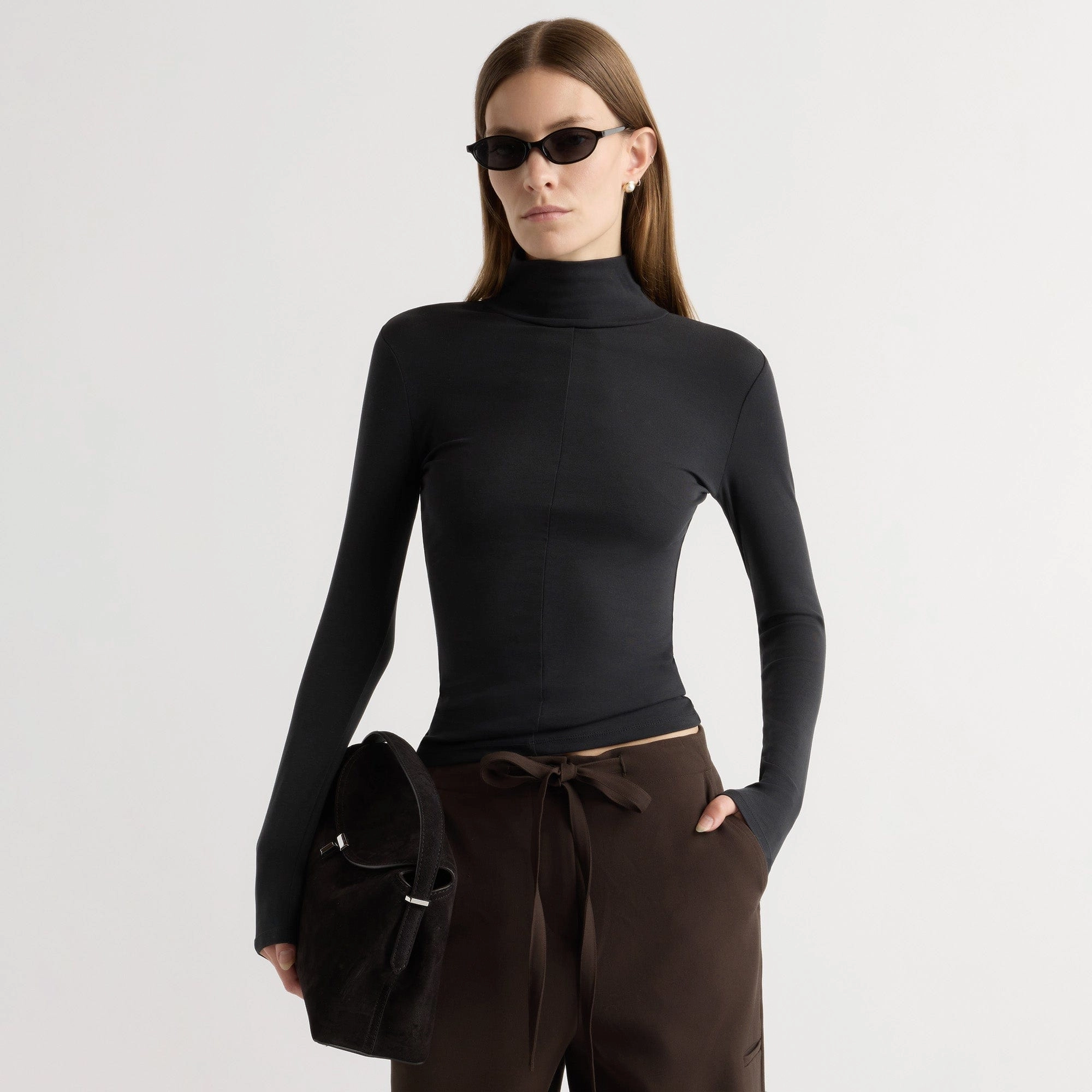Comfort Fit Modern Outfit Michi Seam-Detail Turtleneck Tee