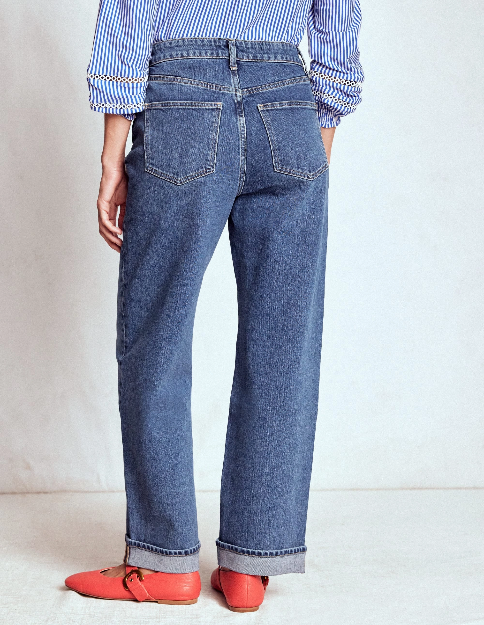 Practical Style Mid Rise Straight Leg Jeans-Mid Vintage