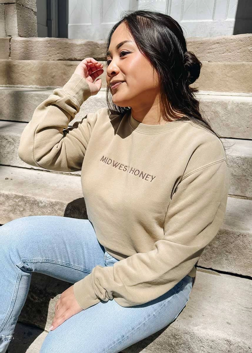 Midwest Honey Sweatshirt Chilly Layering Relax Fit Wear