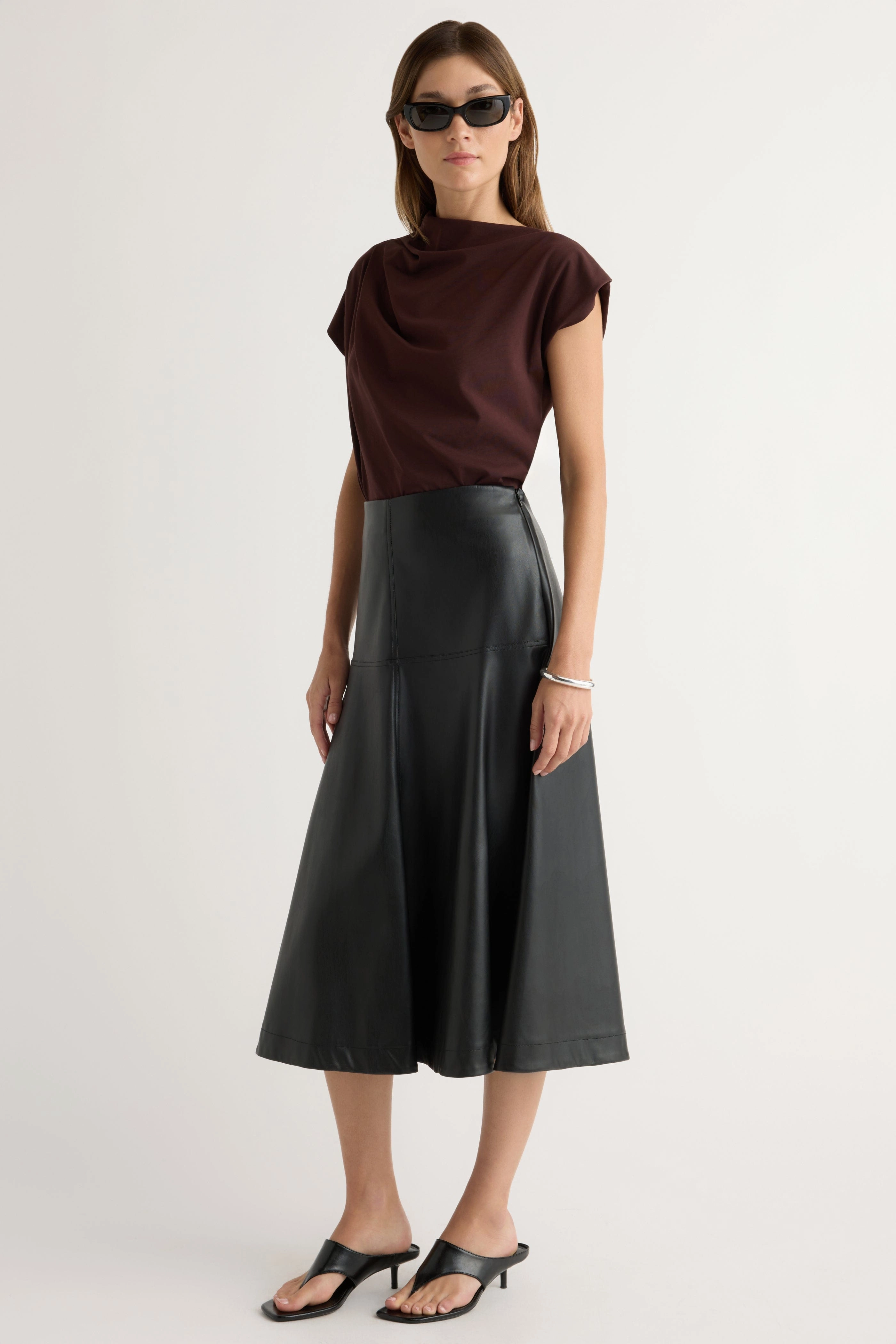 Easygoing Design Kenny Asymmetric-Neck Tee