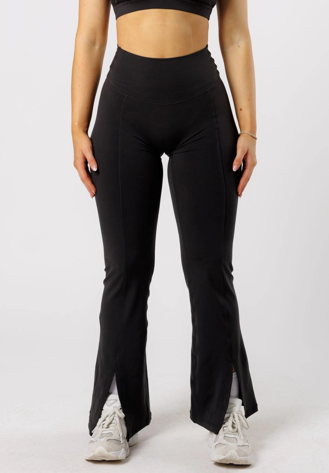 Reluna? Front Slit Sculptseam? Flare Leggings 31" Black Winter Sports Shape Retain Everyday Movement