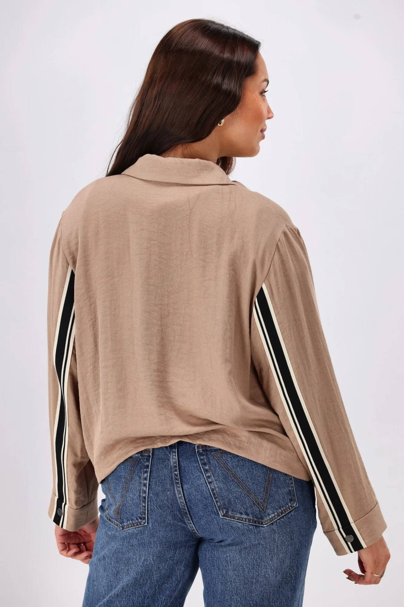 Shine On Label Lulu Zip Collared Jacket Camel Clean Street Look Lightweight Material