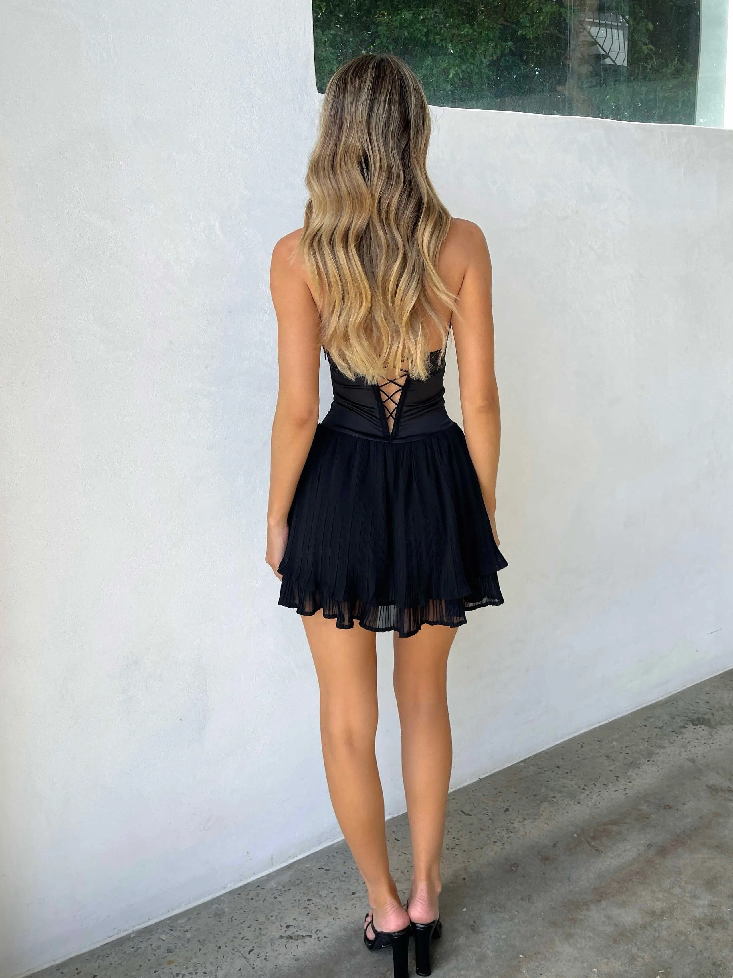 MON AMOUR MINI DRESS BLACK Fine Texture Happy Glow