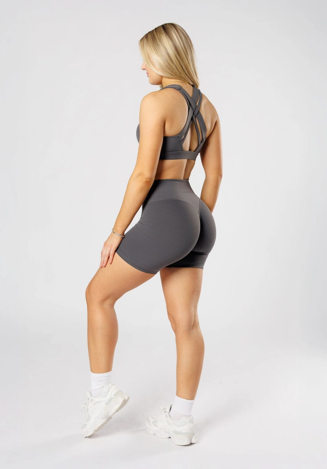 Low Bulk Waistband RecStretch? Original Sculptseam? Plus Short 6" Carbon