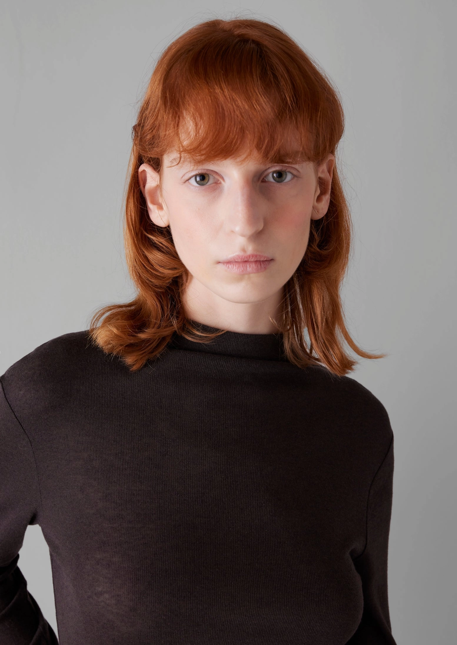 Temperature Regulating Fibers AntiStatic Weave Aster High Neck Wool Lyocell Tee | Black Coffee