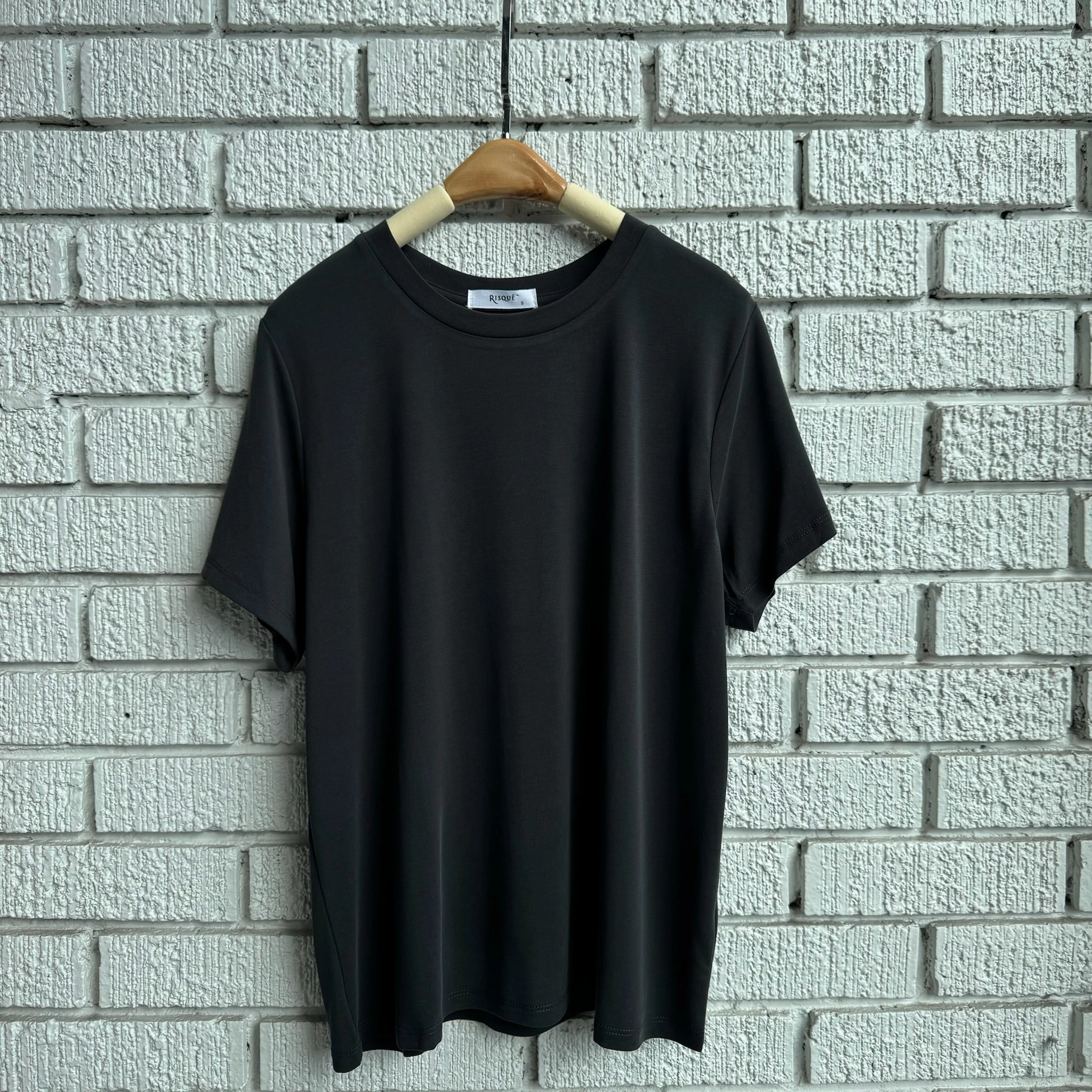 NO BRAINER Tee Classic Outfit Style Soft and Light