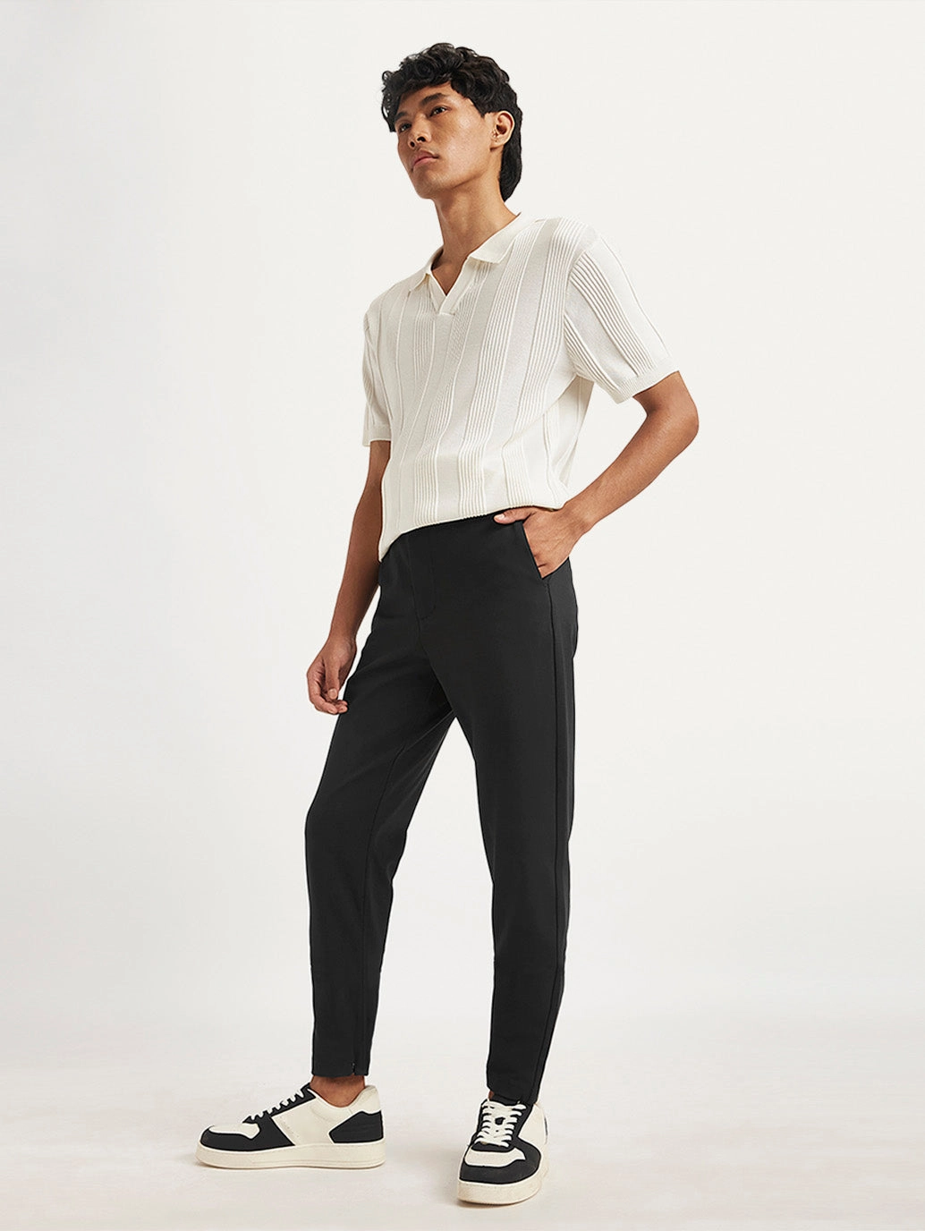 WindResistantMaterial NonIrritatingStitching Men's Black Regular Fit Trousers