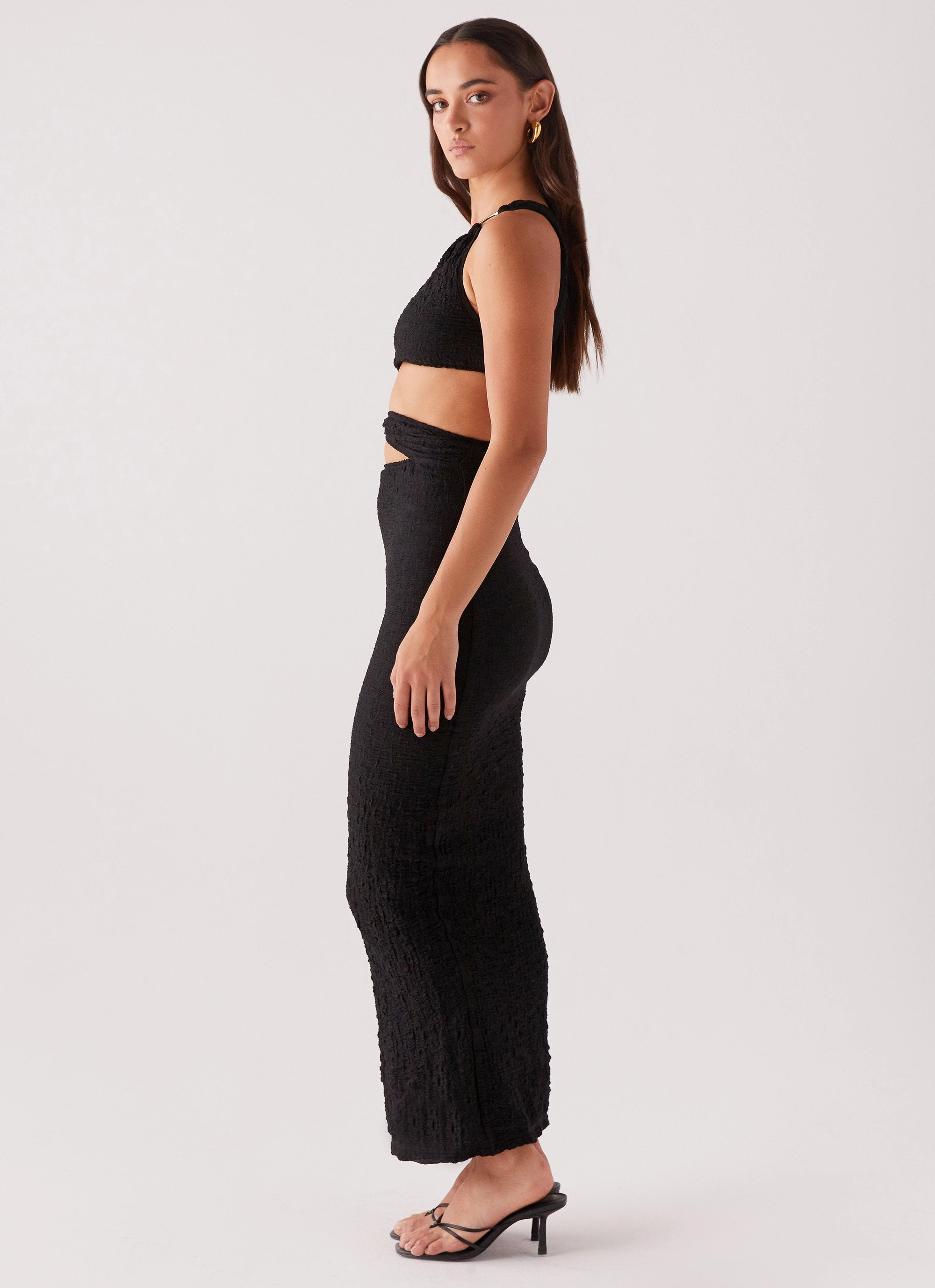 Feminine Vibe Sculpted Fit North Haven Maxi Dress - Black