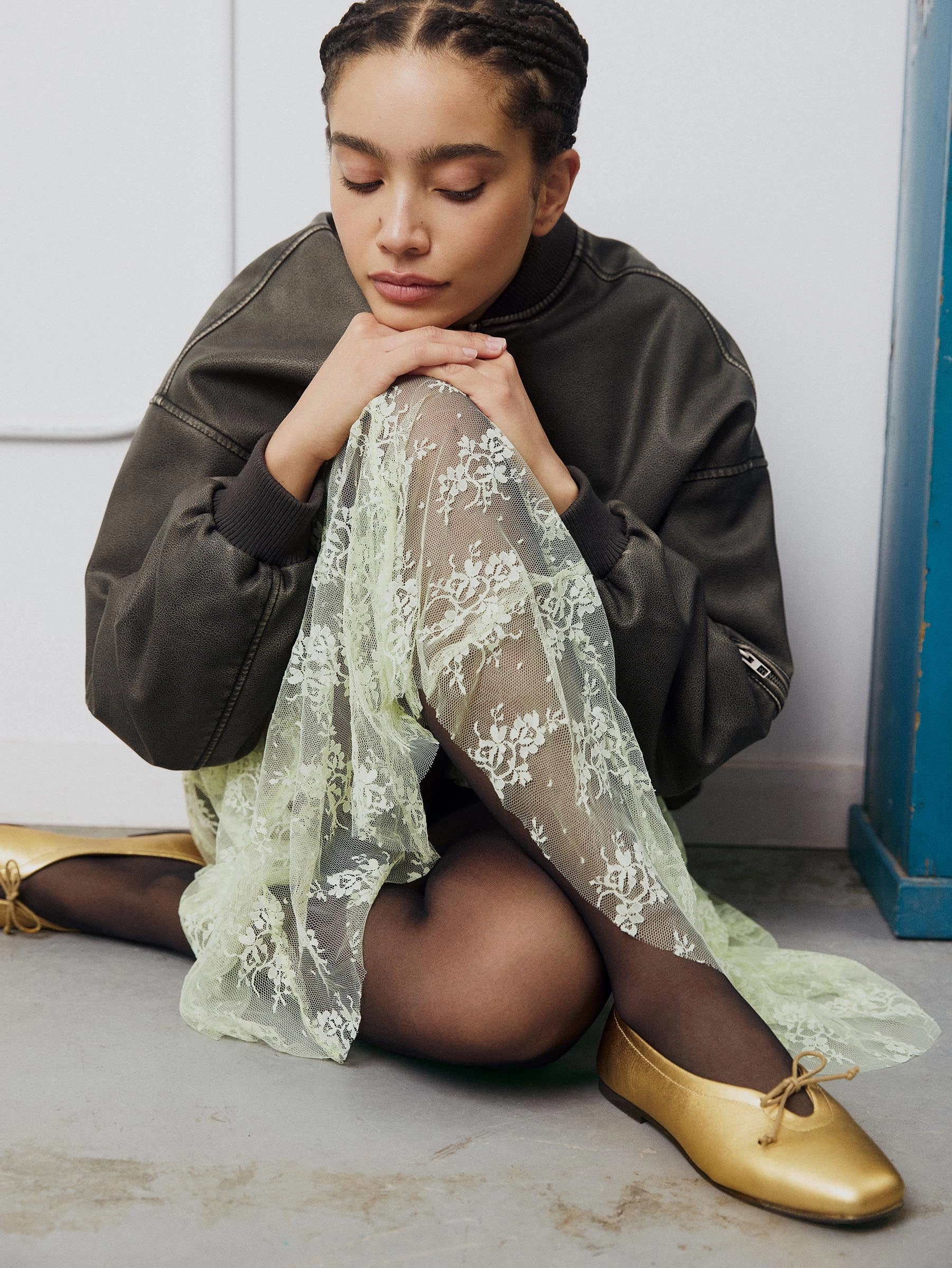 Prato Gold Ballerina Hill Path Lagoon Mood