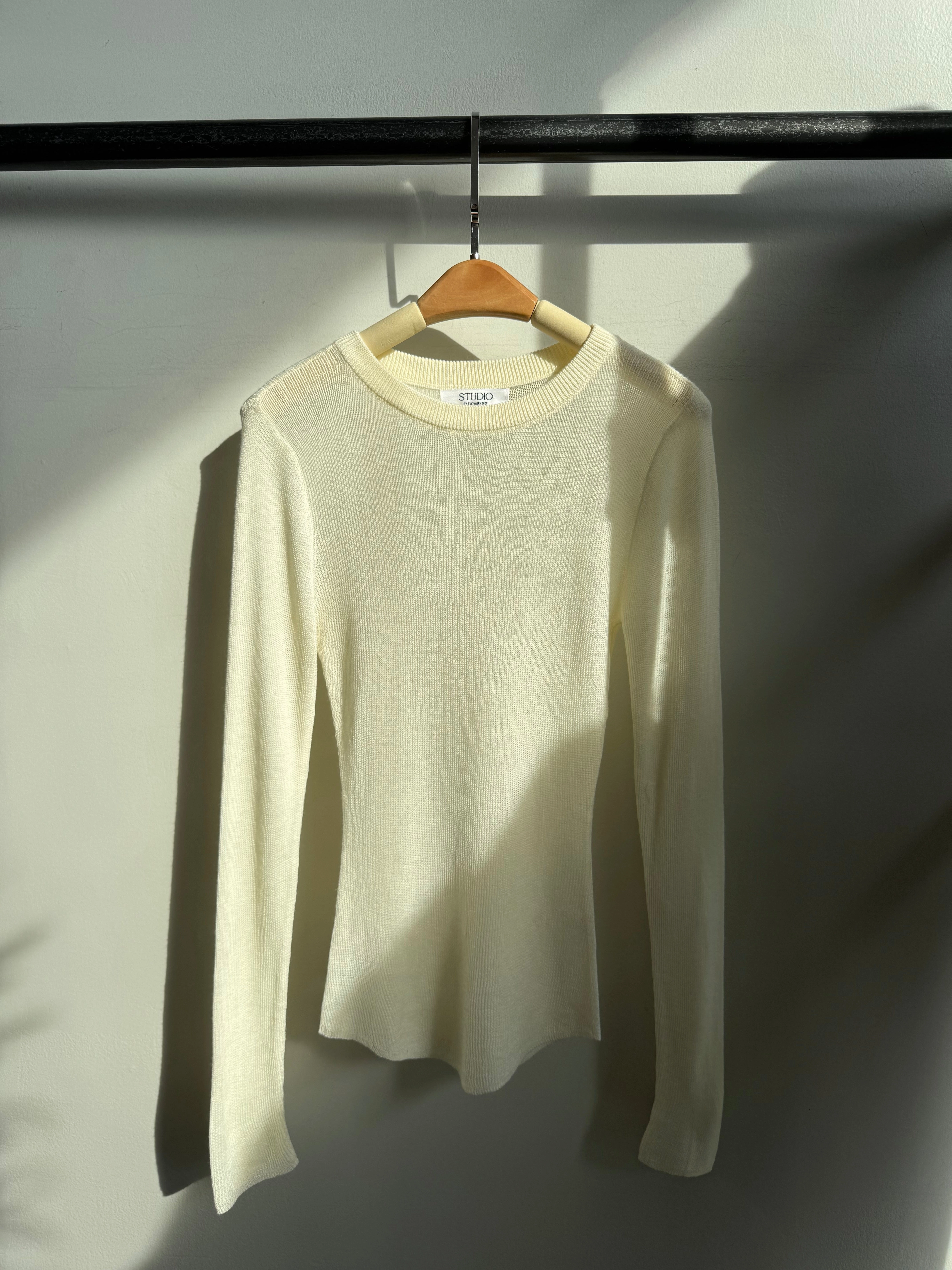 Tagless Neck Finish Relaxed Movement CITYSCAPE Sweater