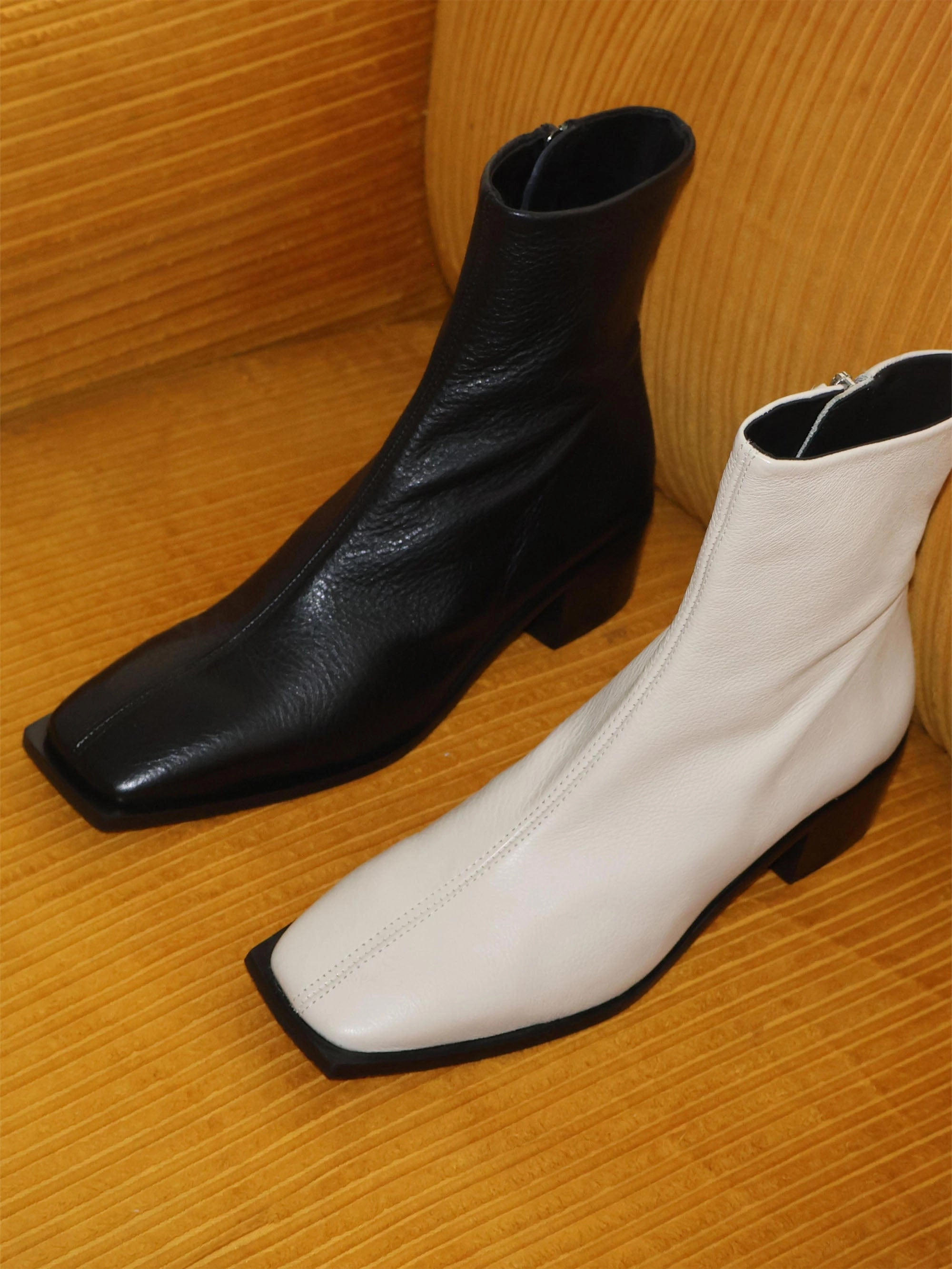 natural materials Palma Black Boot