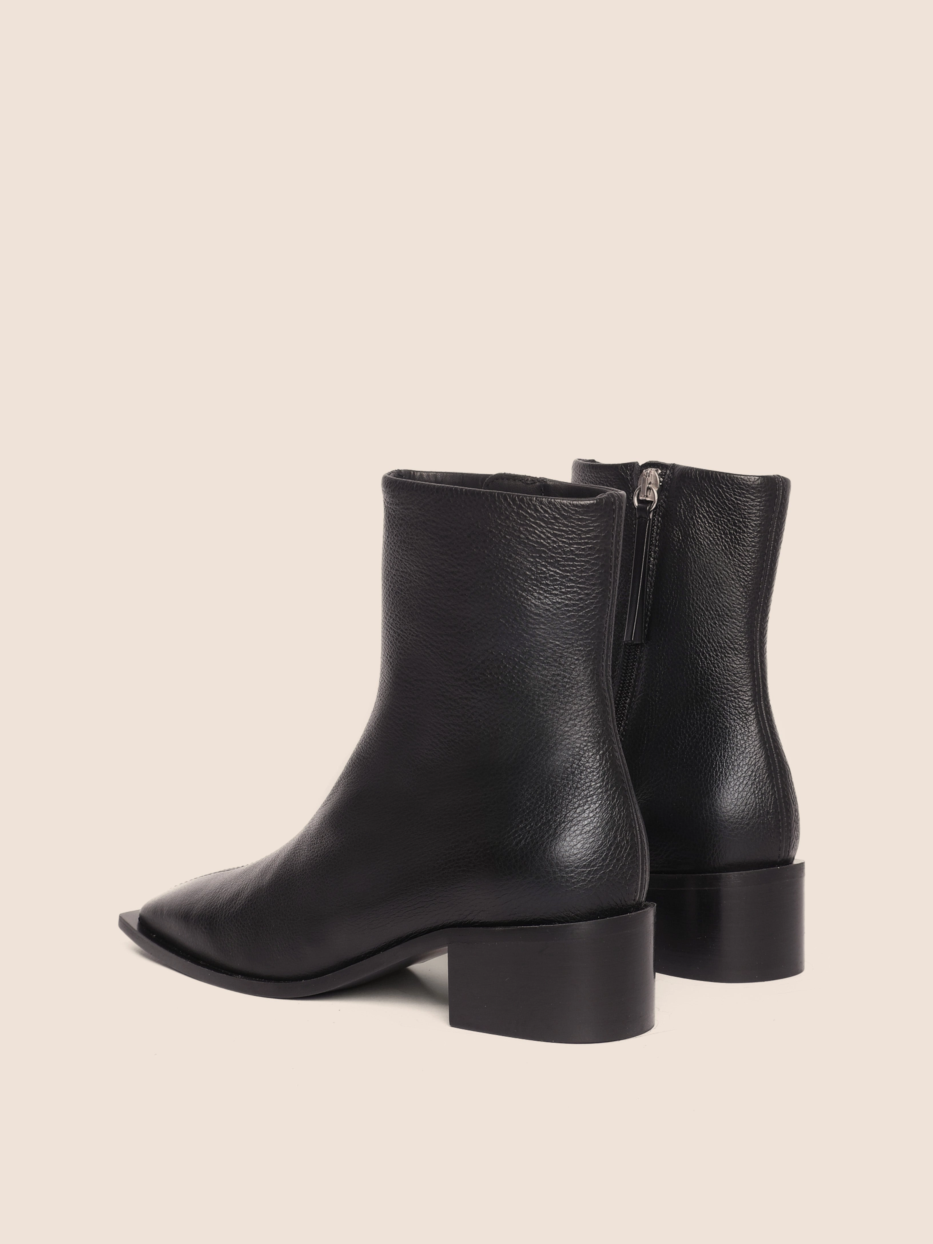 Comfortable Movement High Lift Palma Black Boot
