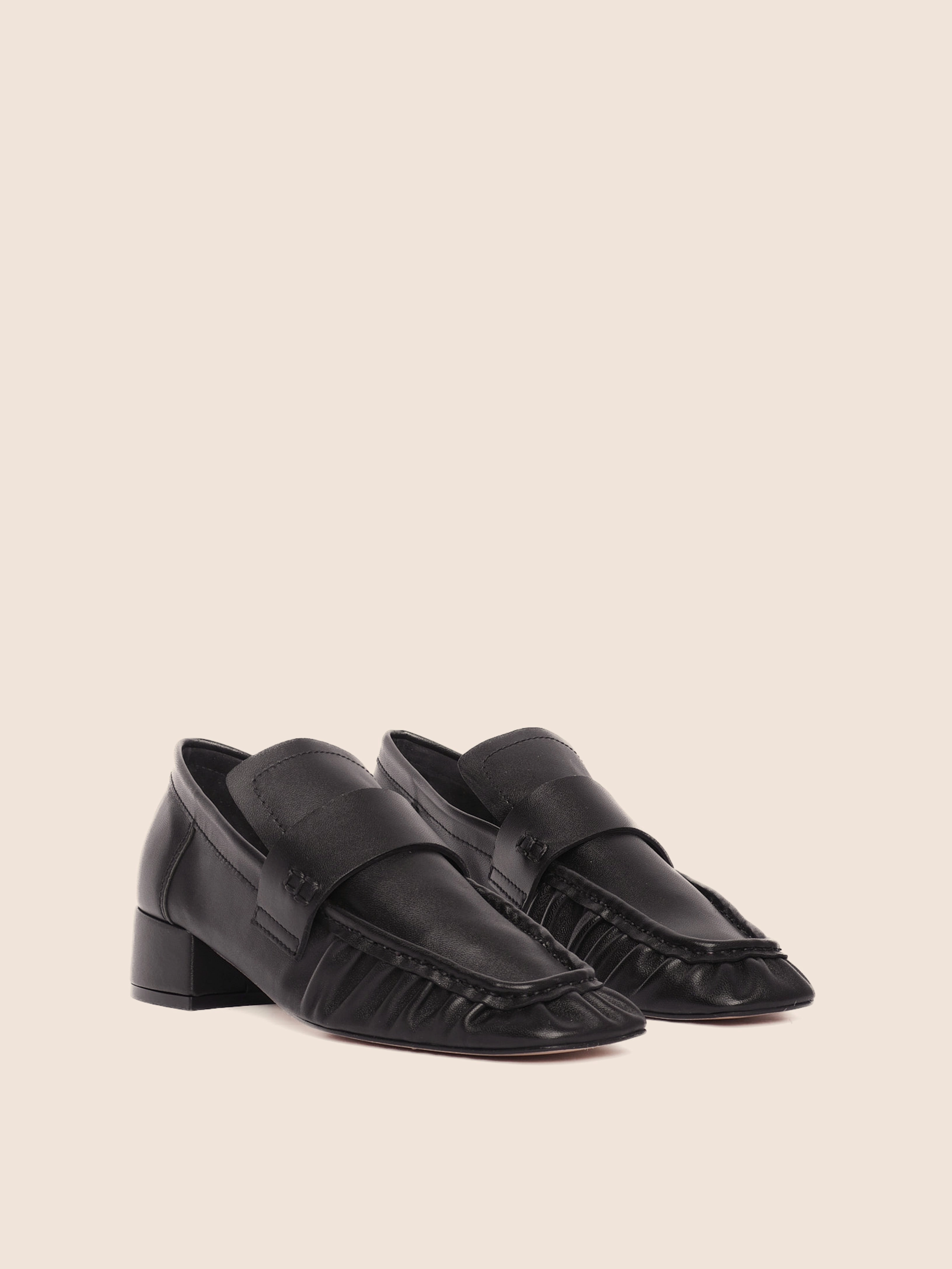 Lightweight Outsole Navas Black Loafer