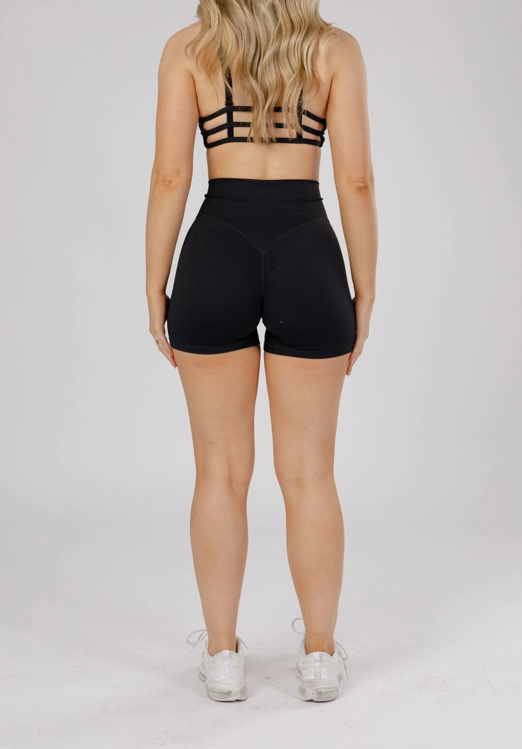 RecStretch DesB High Flow Sculptseam?  Plus Short Black Sport Flex Fit Wrinkle Resistant Finish