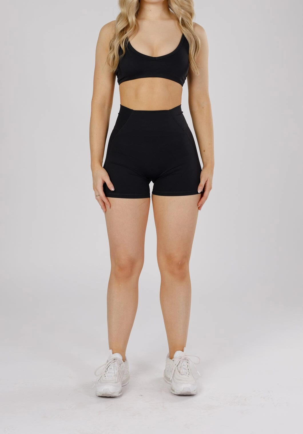 Hot Day RecStretch DesB High Flow Sculptseam?  Plus Short Black