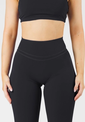 RecStretch? Levitate Sculptseam? Plus Legging Black Sleek and Stretchy