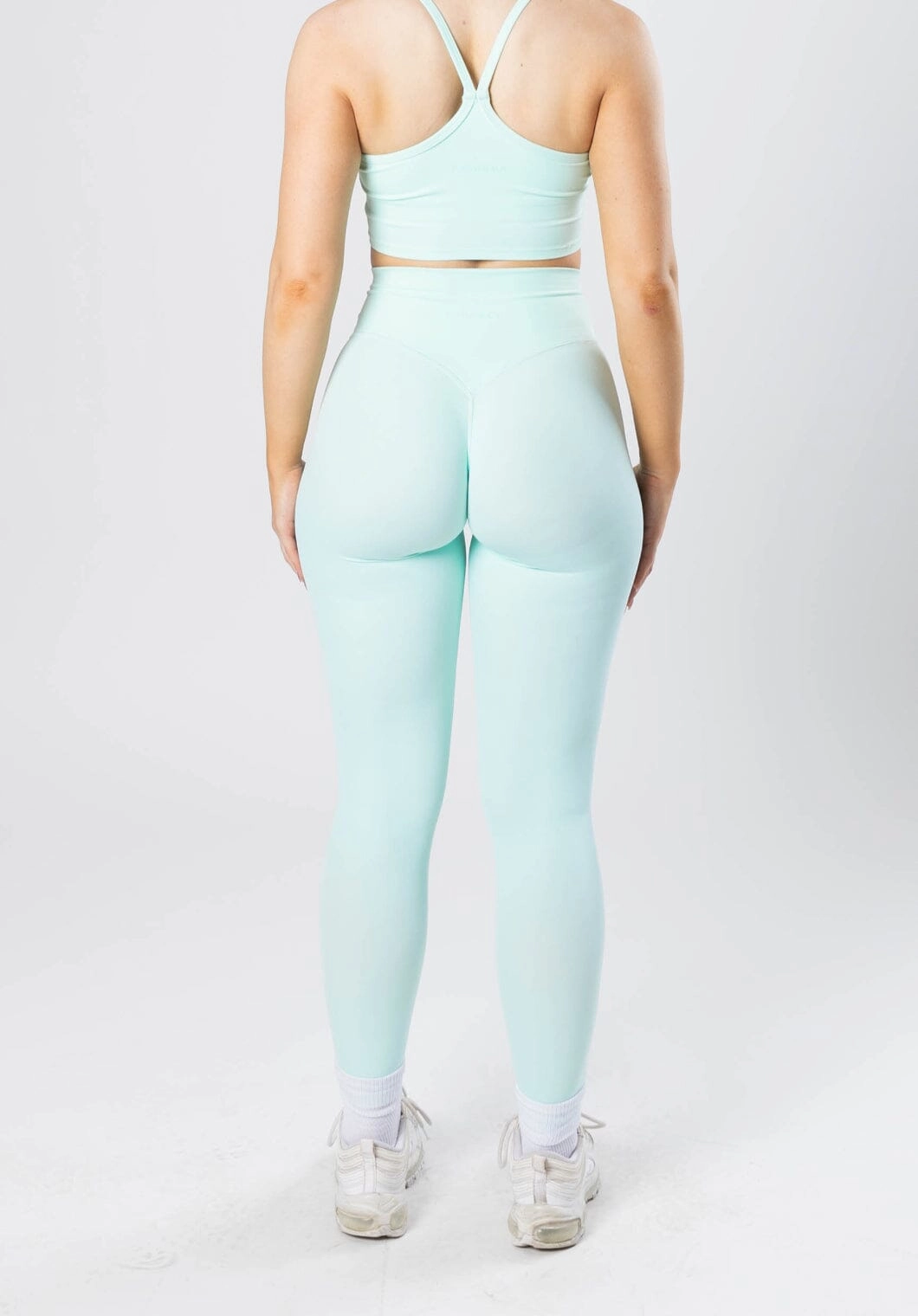 RecStretch Original Sculptseam? Plus Legging Poolside Chic Look