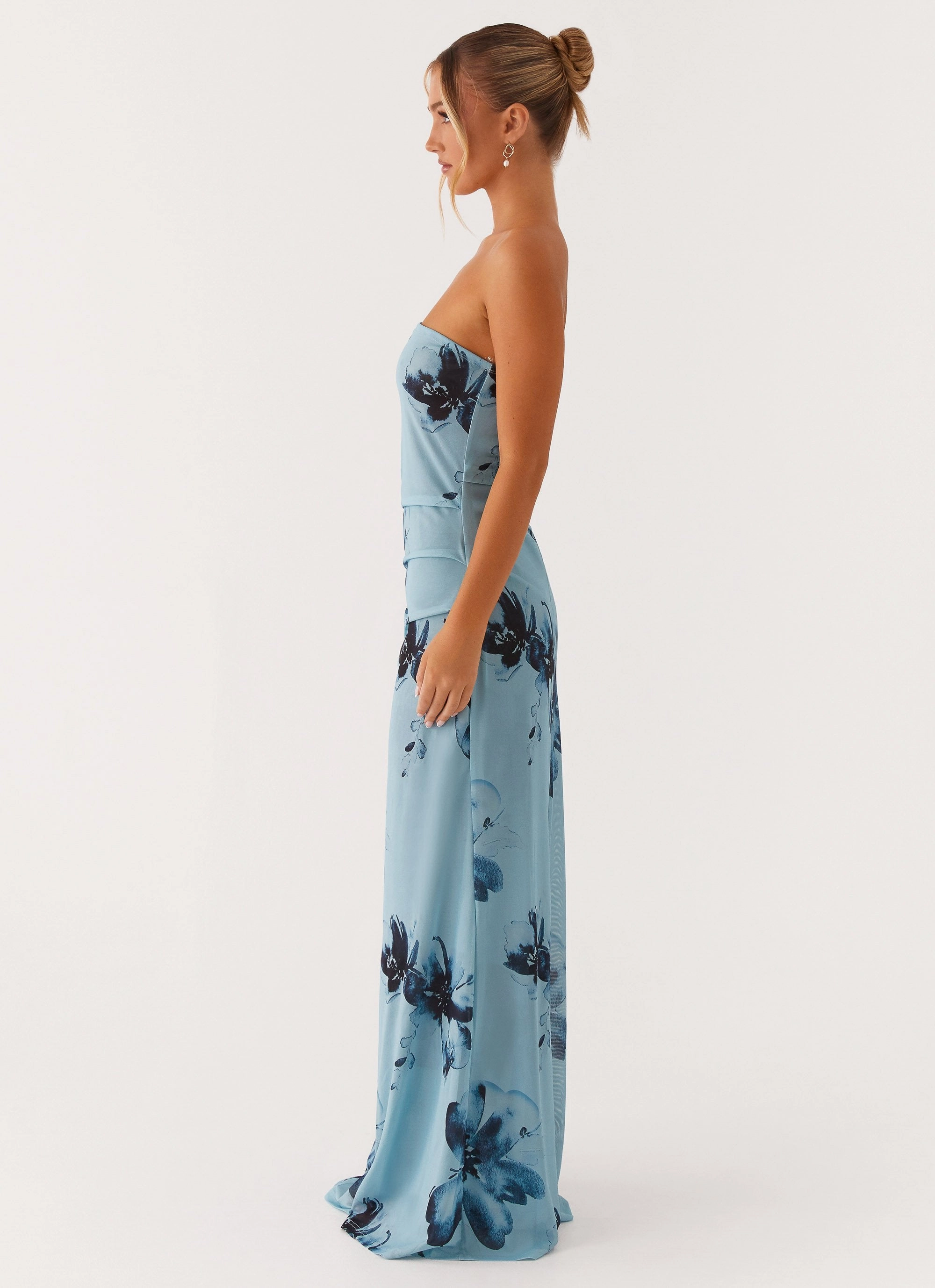 Field Of Dreams Maxi Dress - Blue Black Floral Young Edge Relaxed Layer