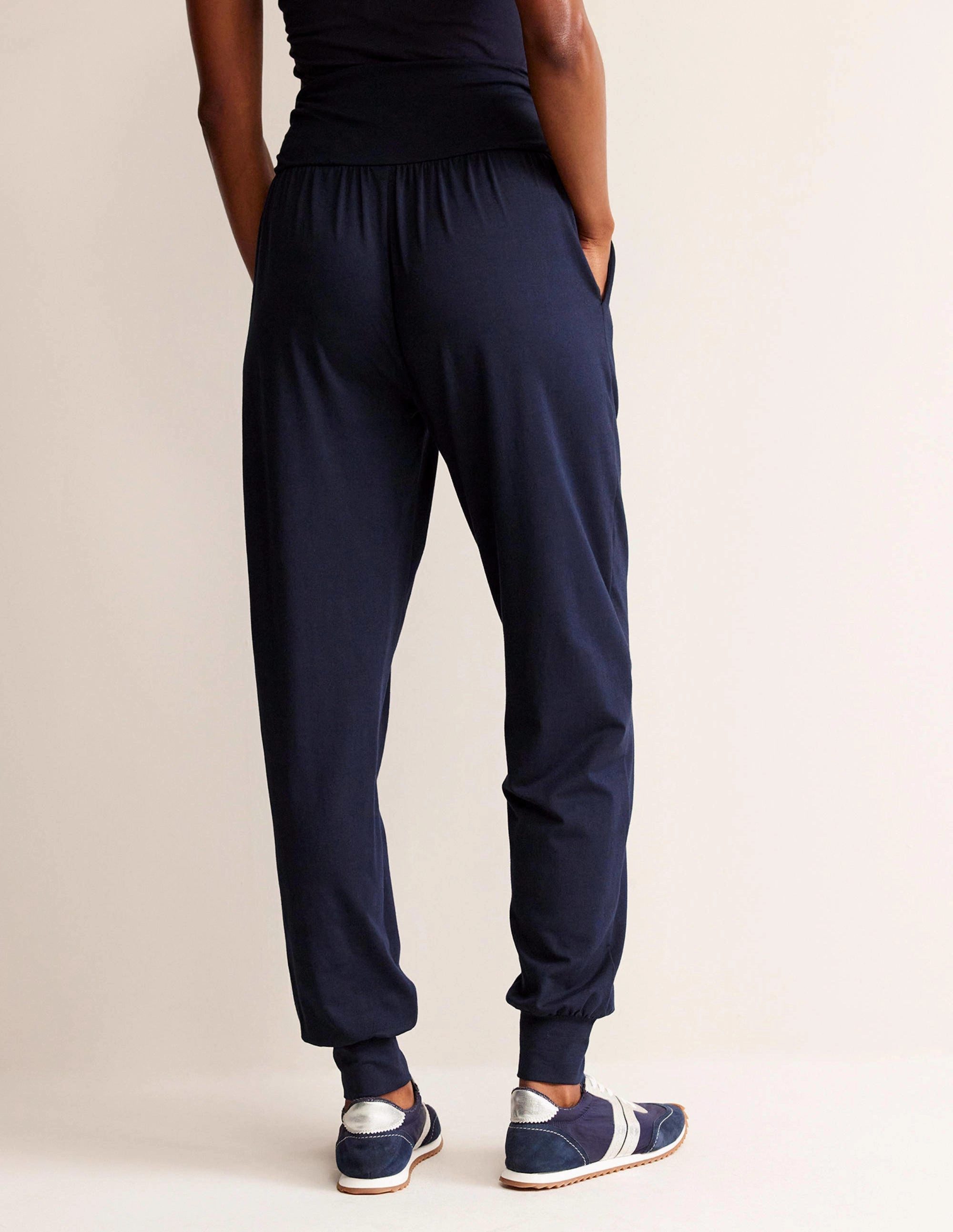 Modern Relaxed Tough Materials Hareem Jersey Joggers-Navy