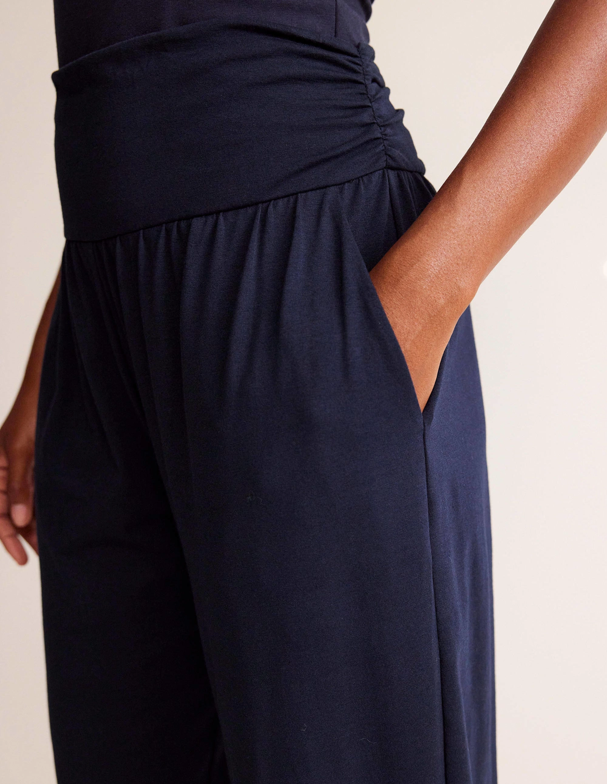 Hareem Jersey Joggers-Navy Minimal Vibe No Ride Fit