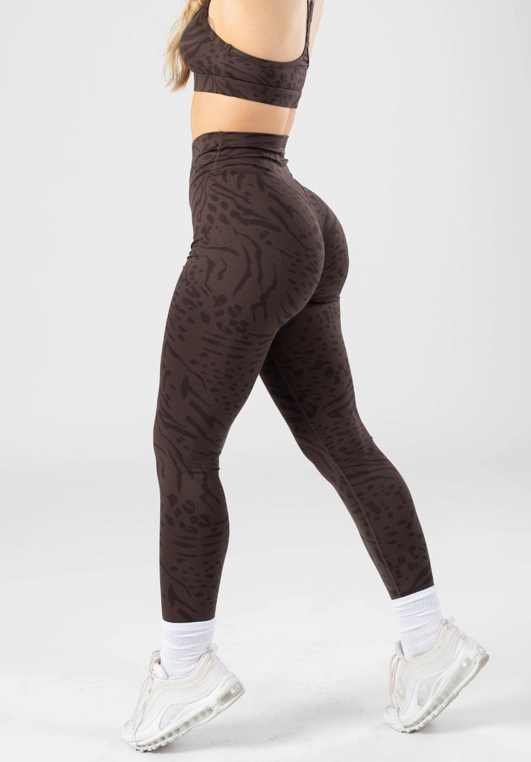 Smart Stretch Fit Breathable activewear Reluna Crossover Sculptseam? Legging Savana