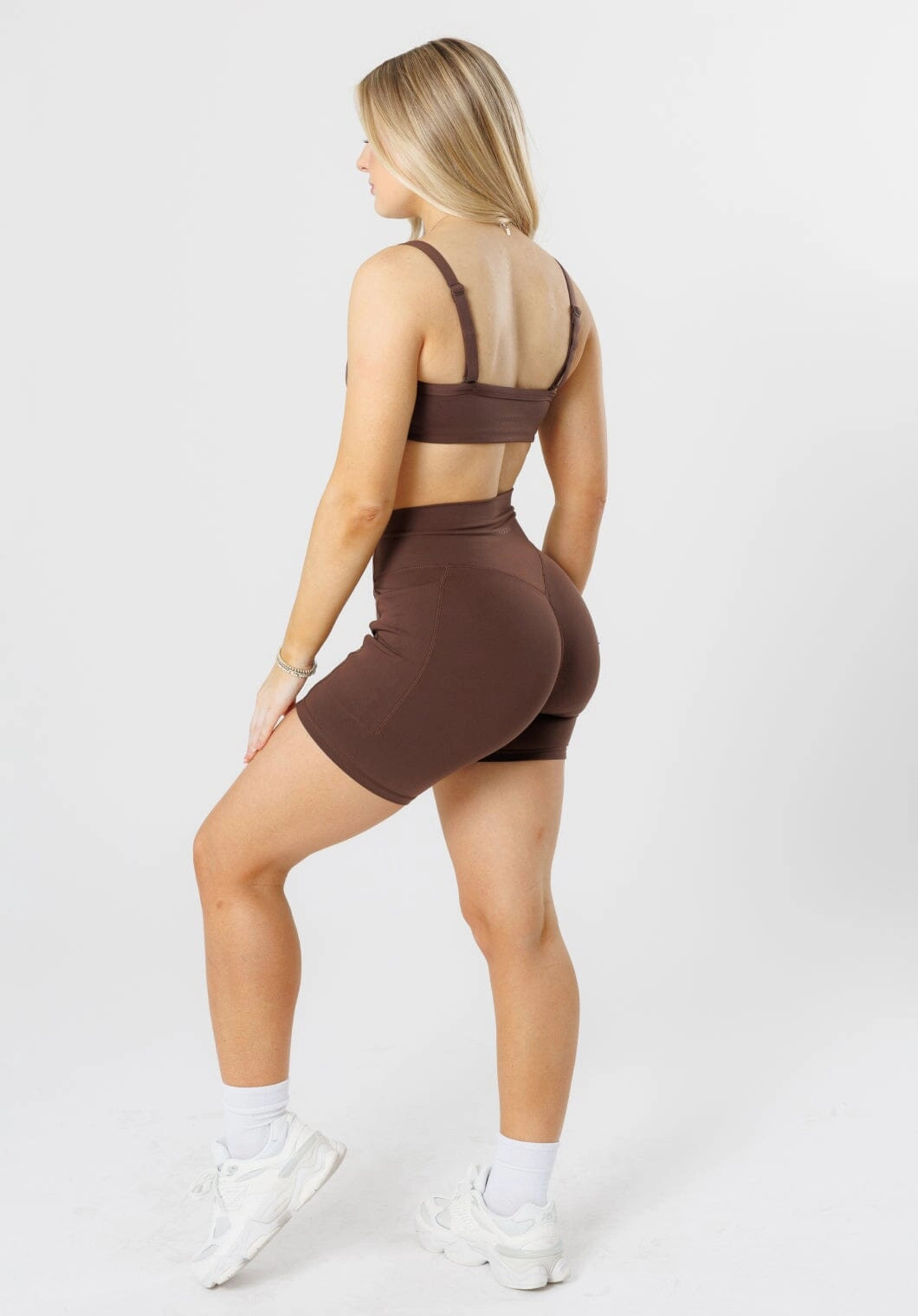 Reluna Empower Sculptseam?  Plus Pocket Short 6?? Walnut Summer Vibes Stylish Look