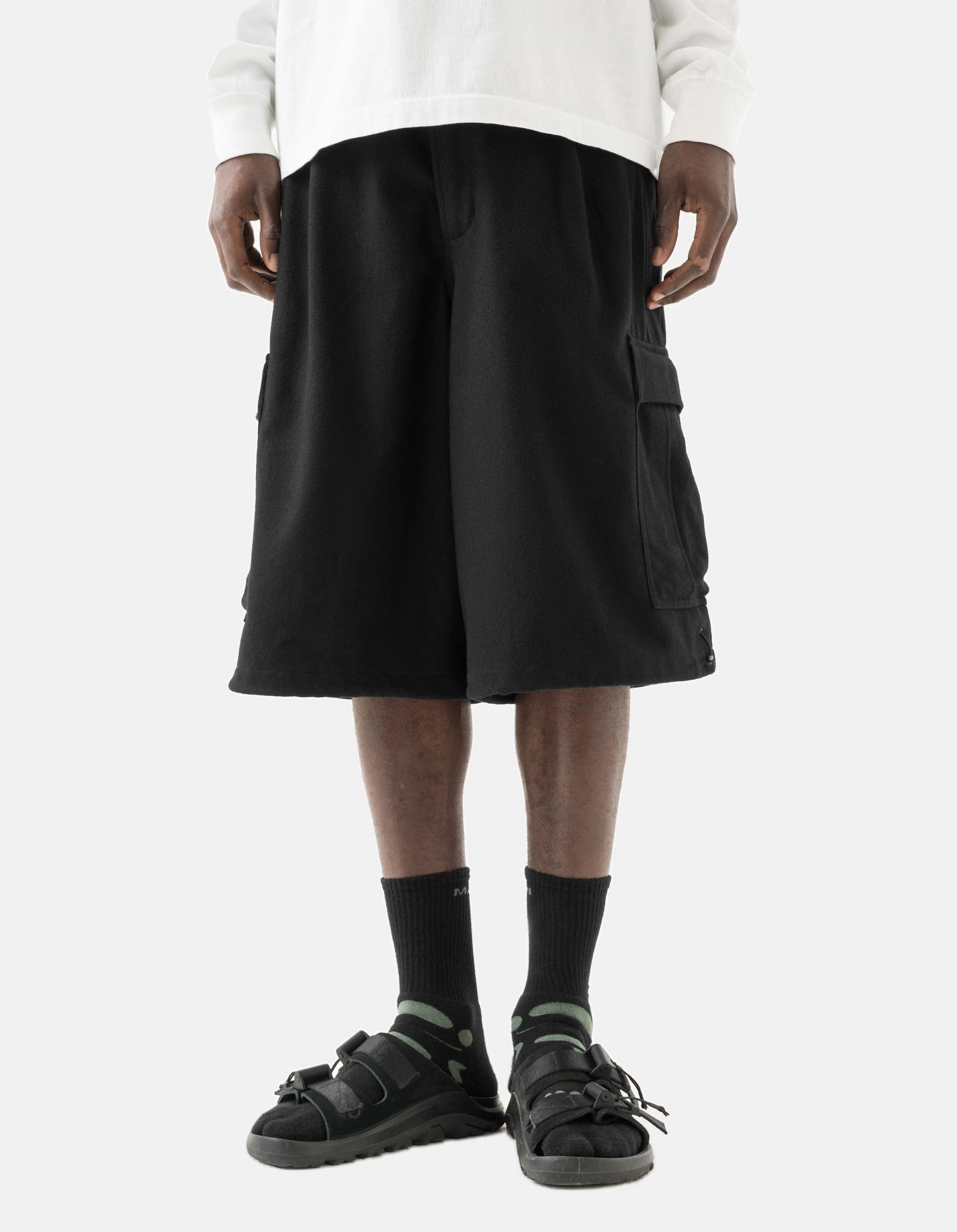 Double Needle Stitching 7118 Oversized Wool Cargo Snoshorts Black