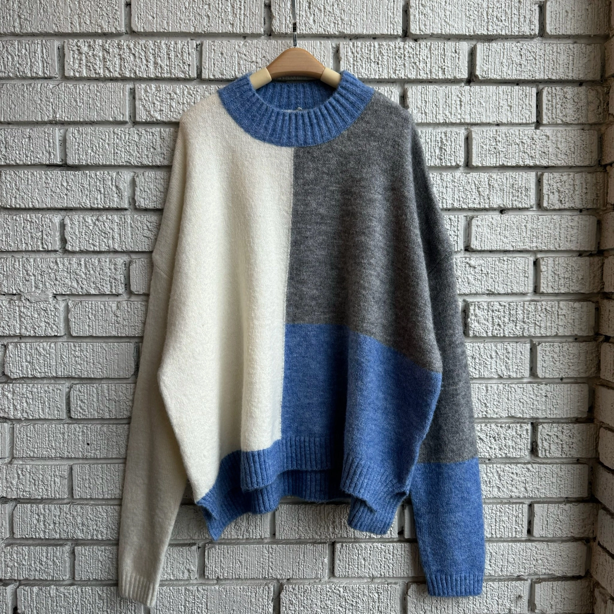 SAWYER Colourblock Sweater simple design Stylish Knitwear