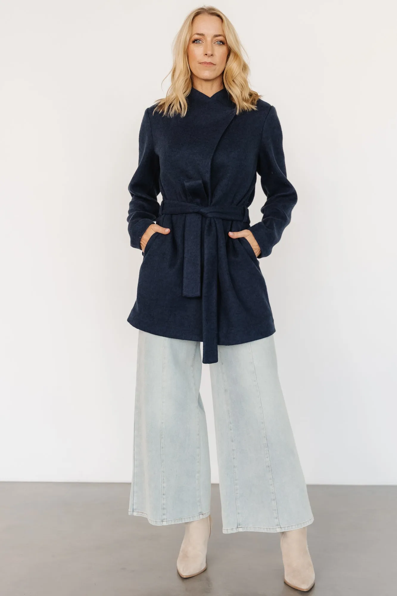 Amsterdam Jacket | Navy simple design