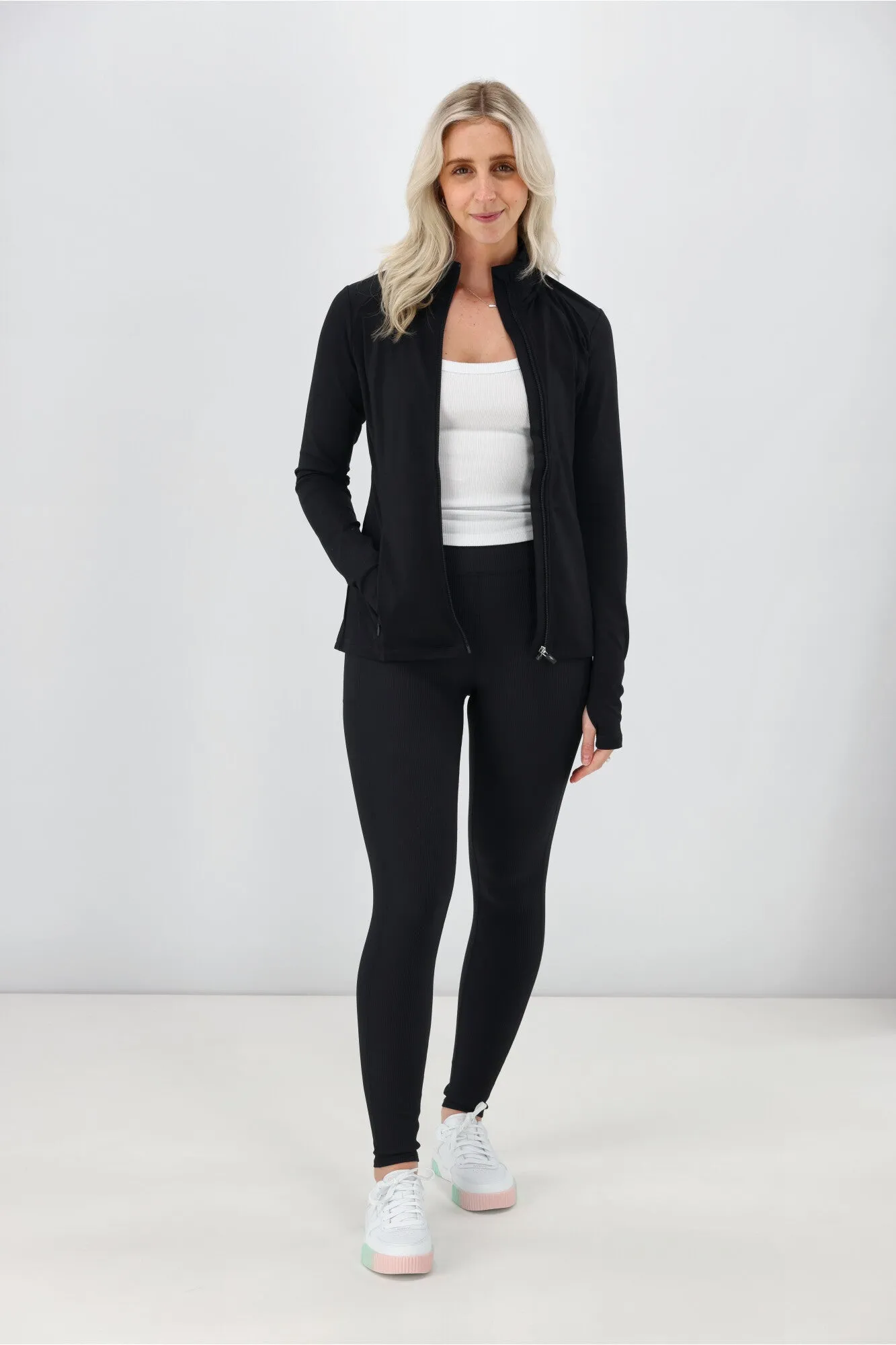 Flexible Layer System Crisp Walk Look Skechers Go Walk Jacket Black