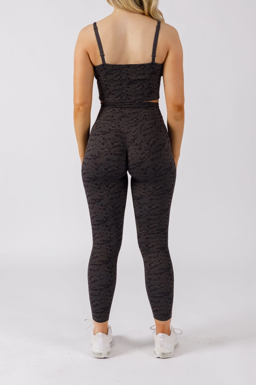 Comfortable and Sleek Stretchable Waist RecStretch Original Sculptseam? Plus Legging Rogue