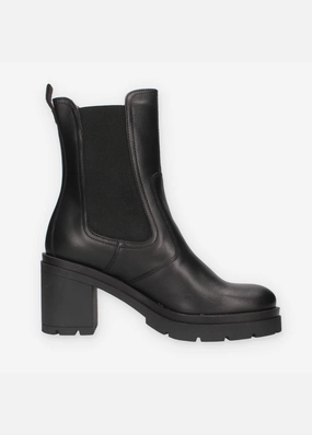 NeroGiardini Gaun Platform Boot Warm And Comfortable