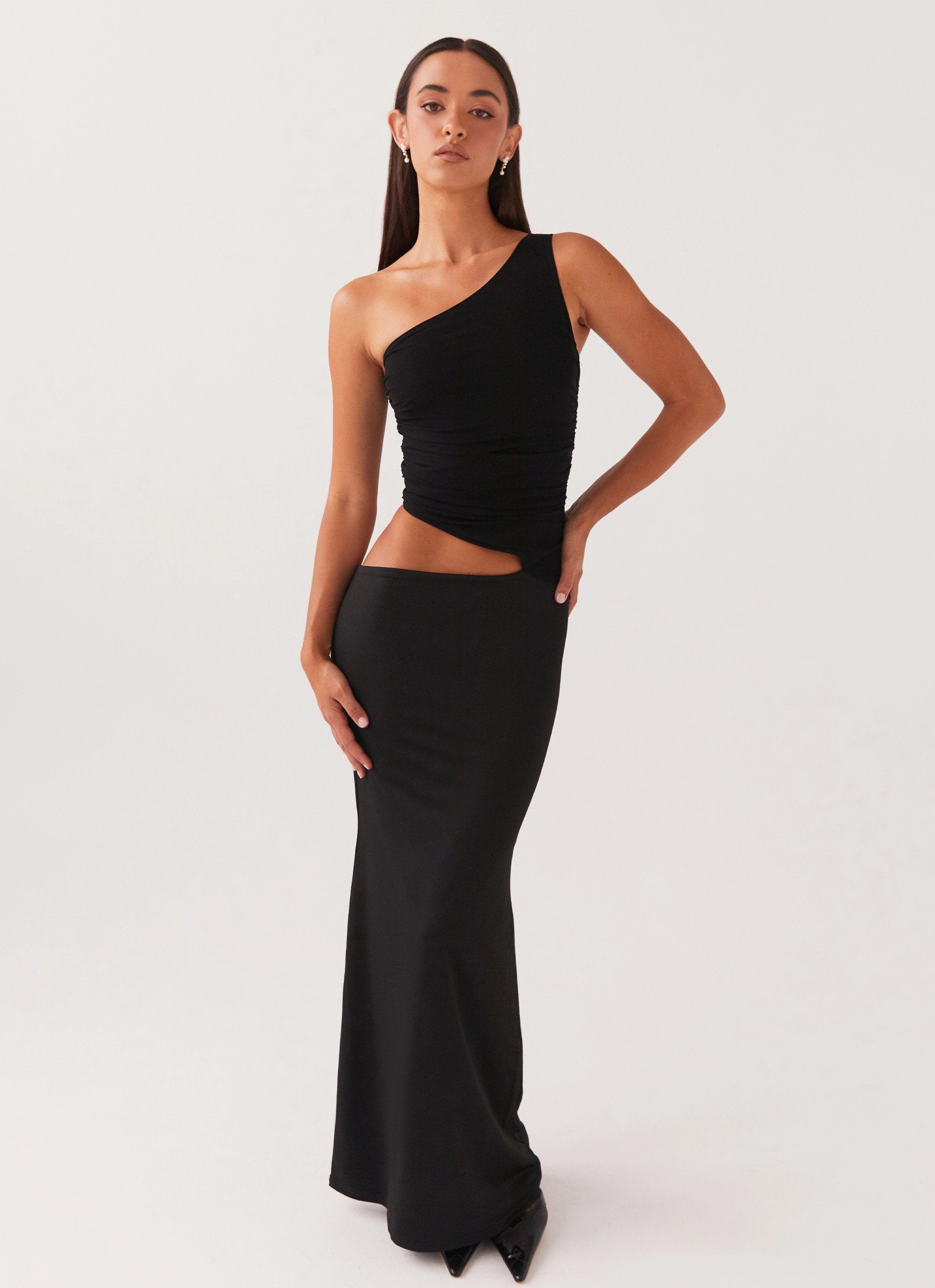 Timeless Fit Look Fall Piece Seranella One Shoulder Maxi Dress - Black