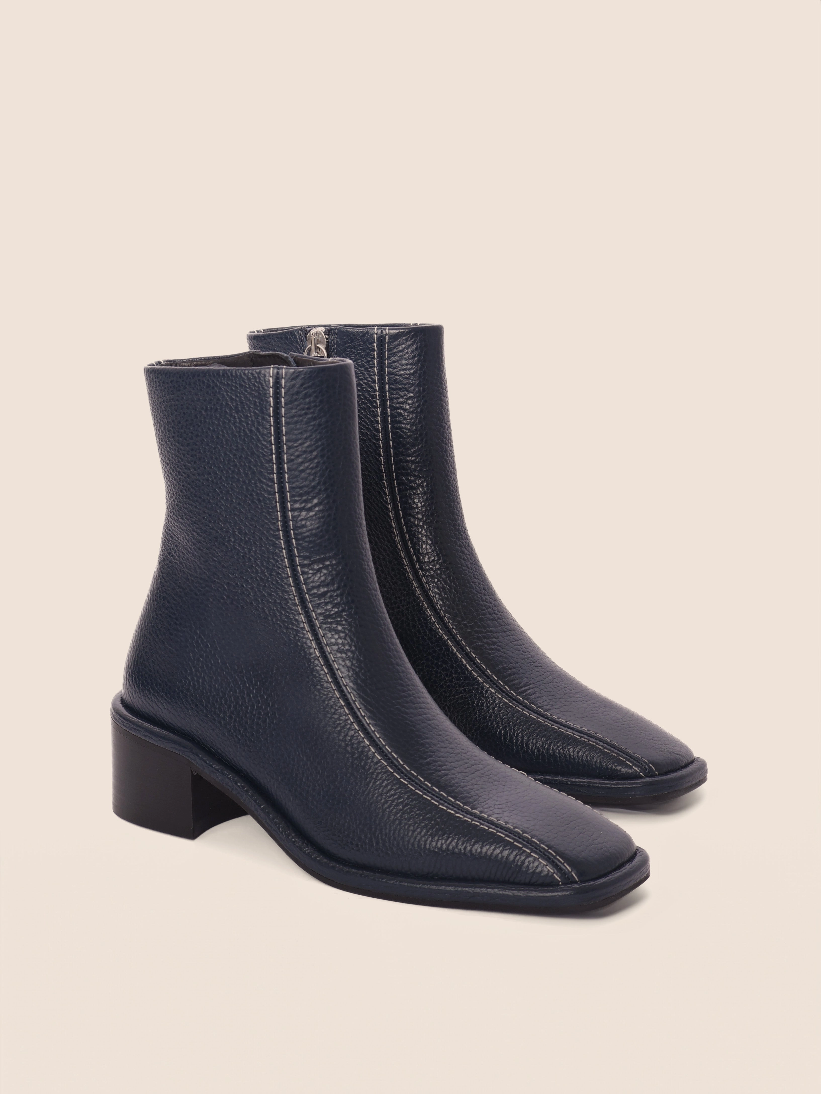 Durable Shell Adventure Journey Seamless Feel Sevilla Navy Boot