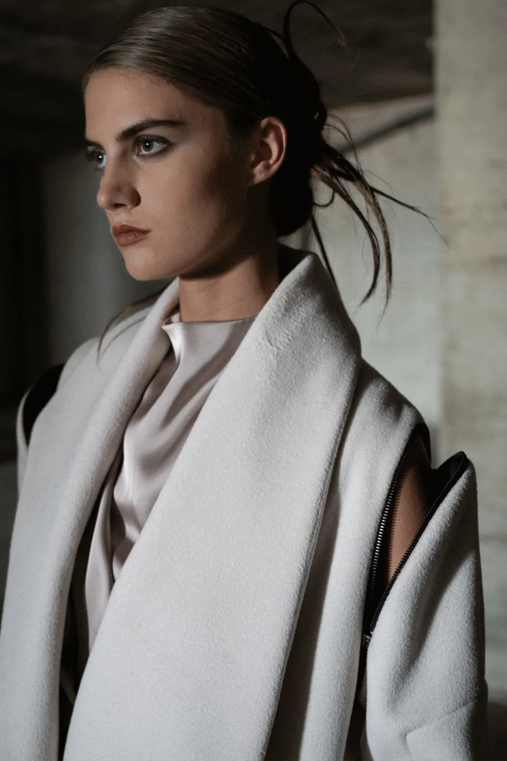 Lotus Eaters - CO1 Makia Coat StretchFit Silhouette