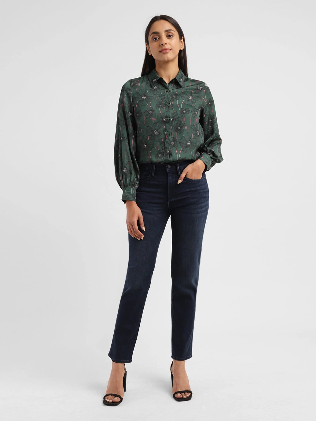 Women's Redloop 724 Blue Straight Fit High Rise Jeans Slim Silhouette Classic Beach Day Travel Outfit