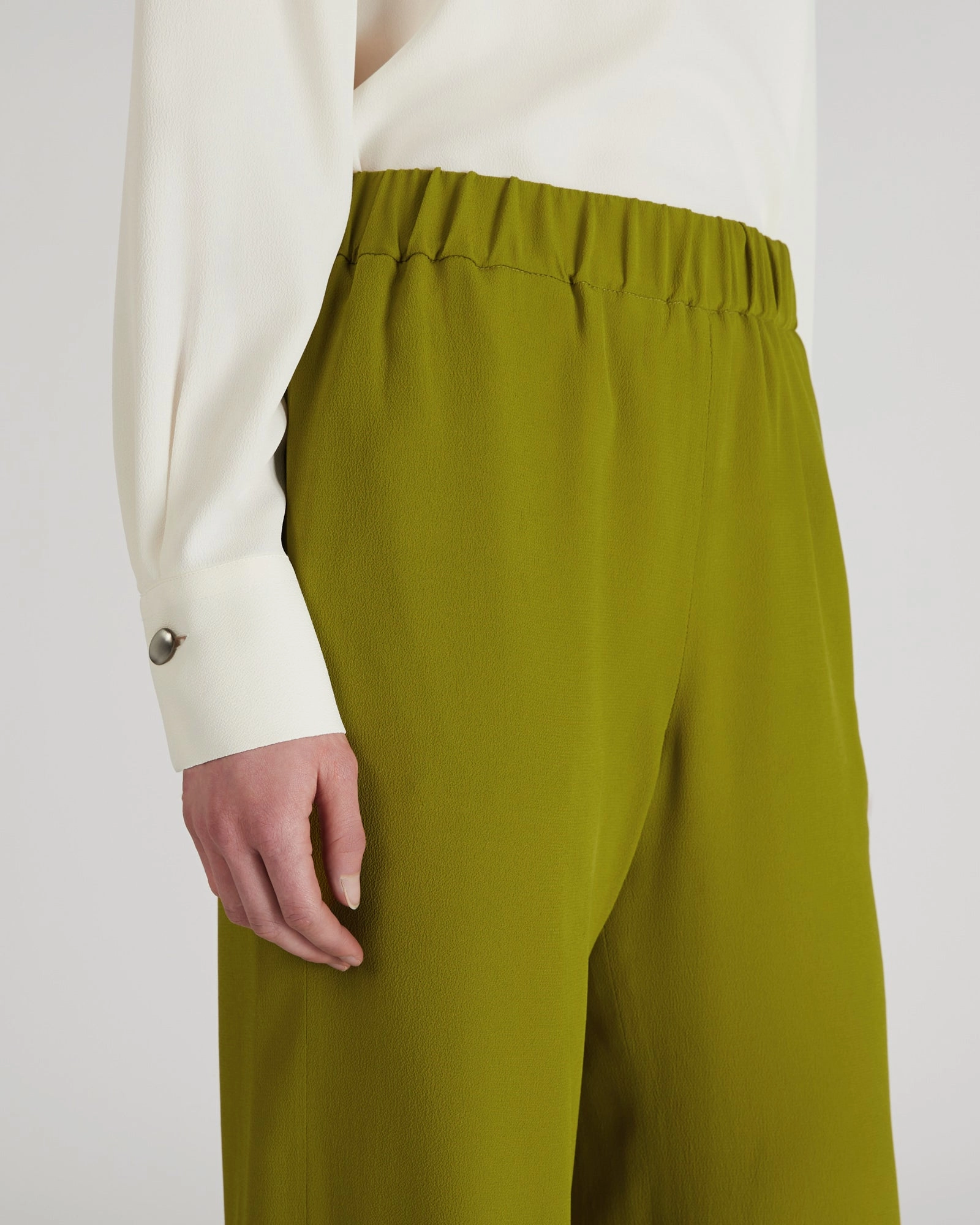 UV protection coating Silk and acetate cr??pe de chine trousers