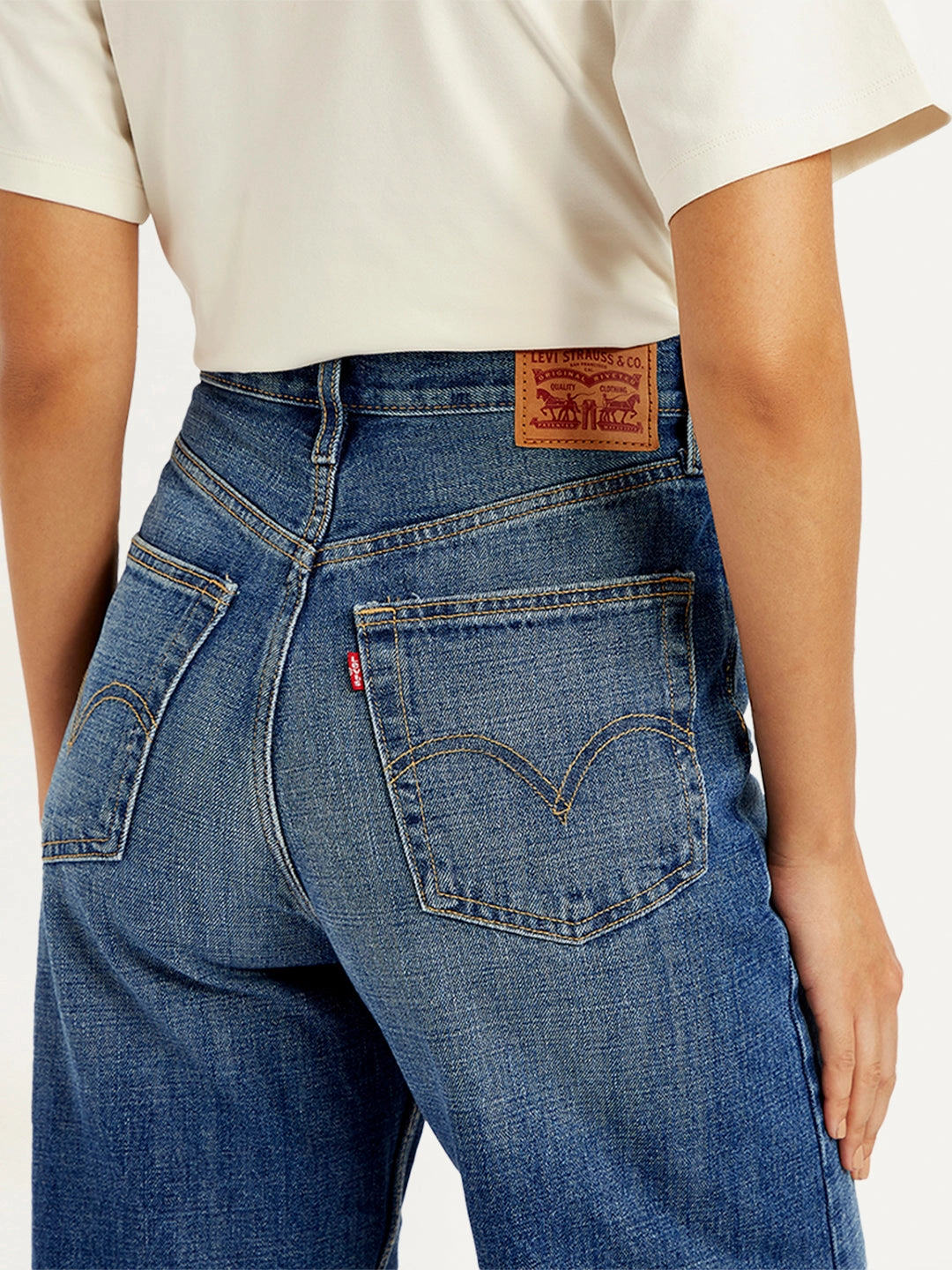 Women's Blue Loose Fit High Rise Jeans Modern Weekend Style Versatile Fit