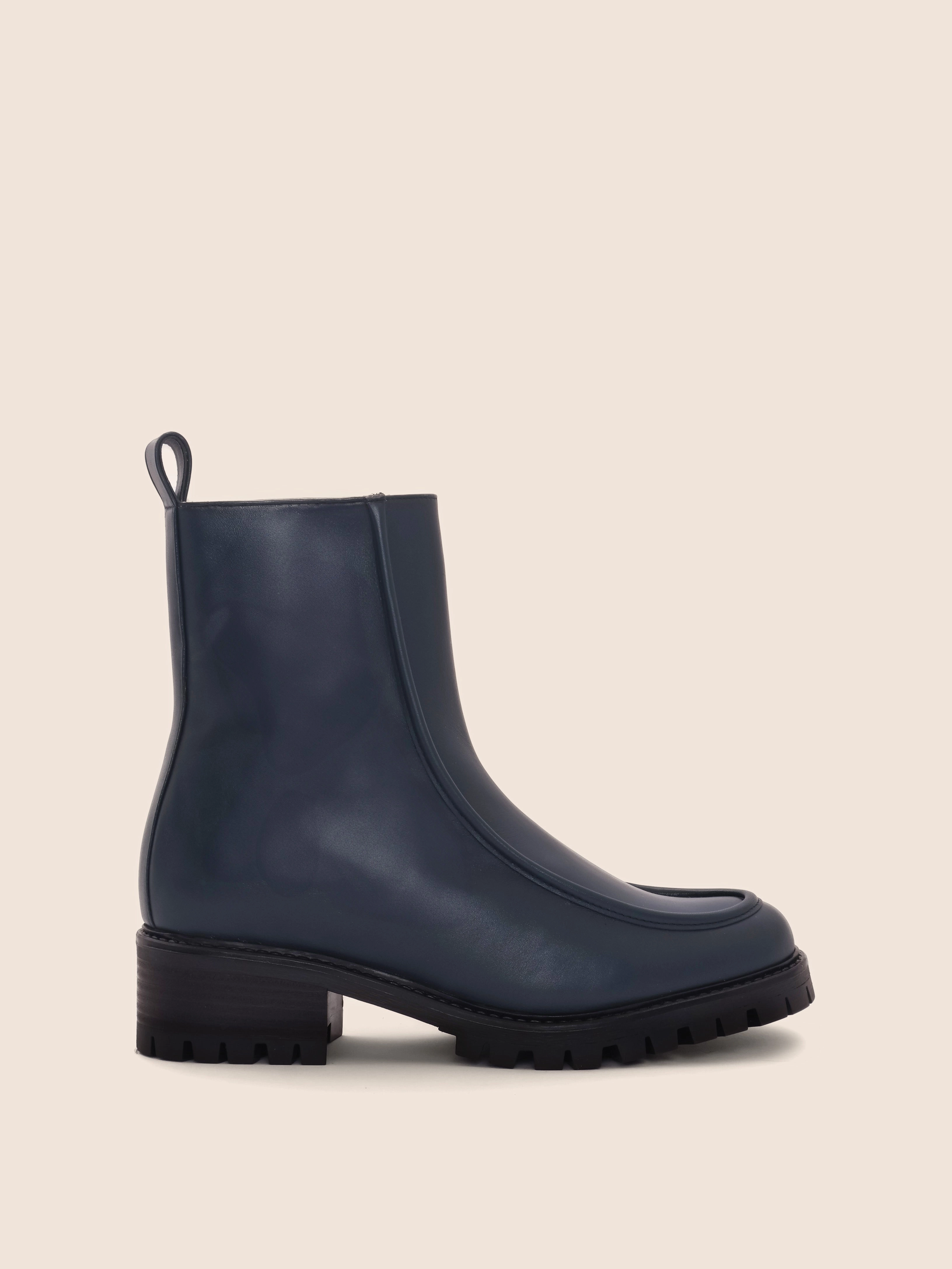 Good Traction Fashion Accessory Vigo Navy Lined Boot