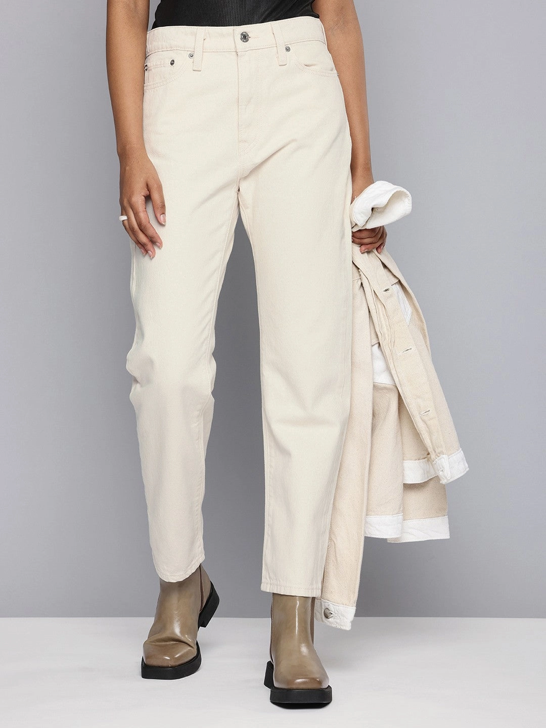 Classic Item Women's Off White Wedgie Straight Fit High Rise Jeans