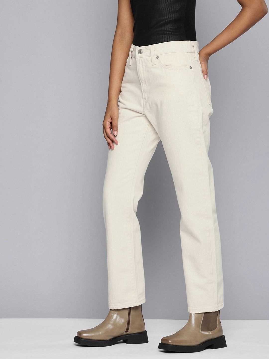 Women's Off White Wedgie Straight Fit High Rise Jeans Simple Attire