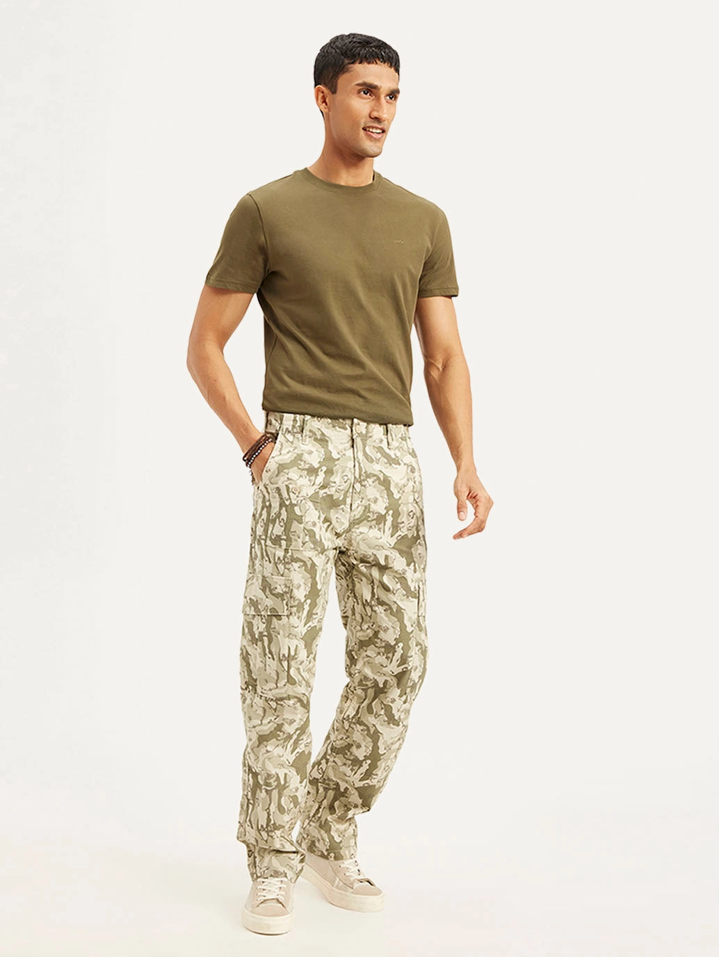 Sporty Cut Men's Beige Loose Fit Cargo Trousers