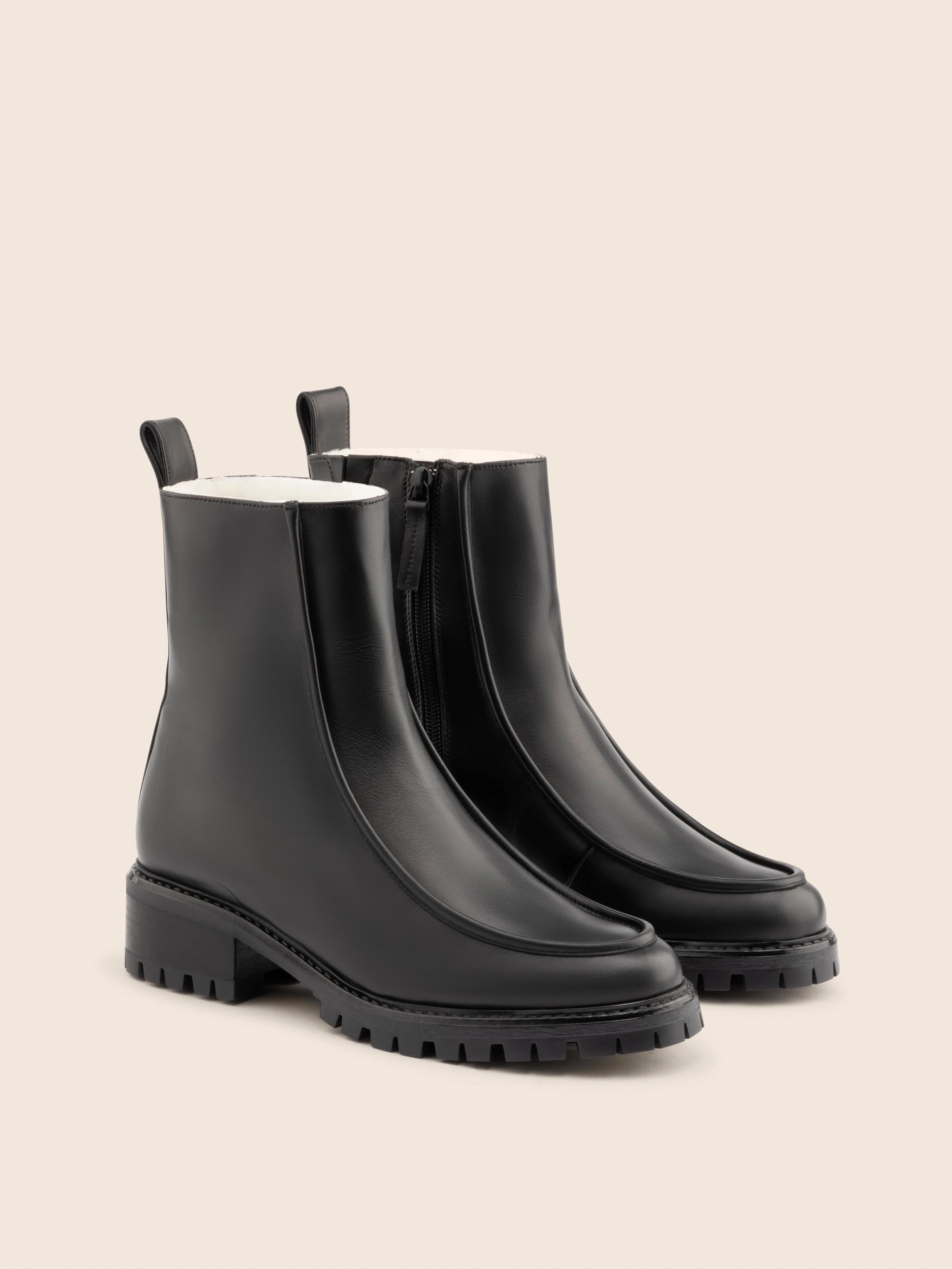 Vigo Black Lined Boot Quality Design